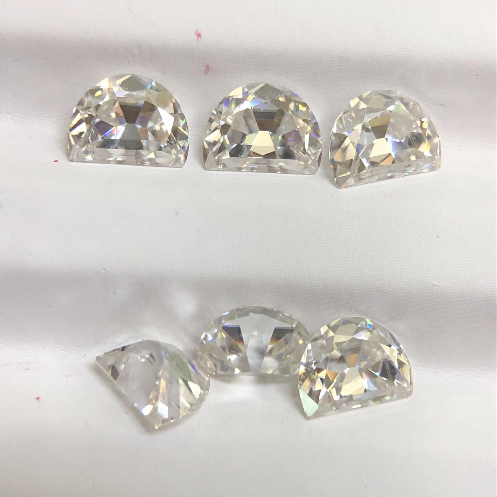 Wholesalers Special Moissanite Loose Stones Half Moon Gemstone White D Color DIY