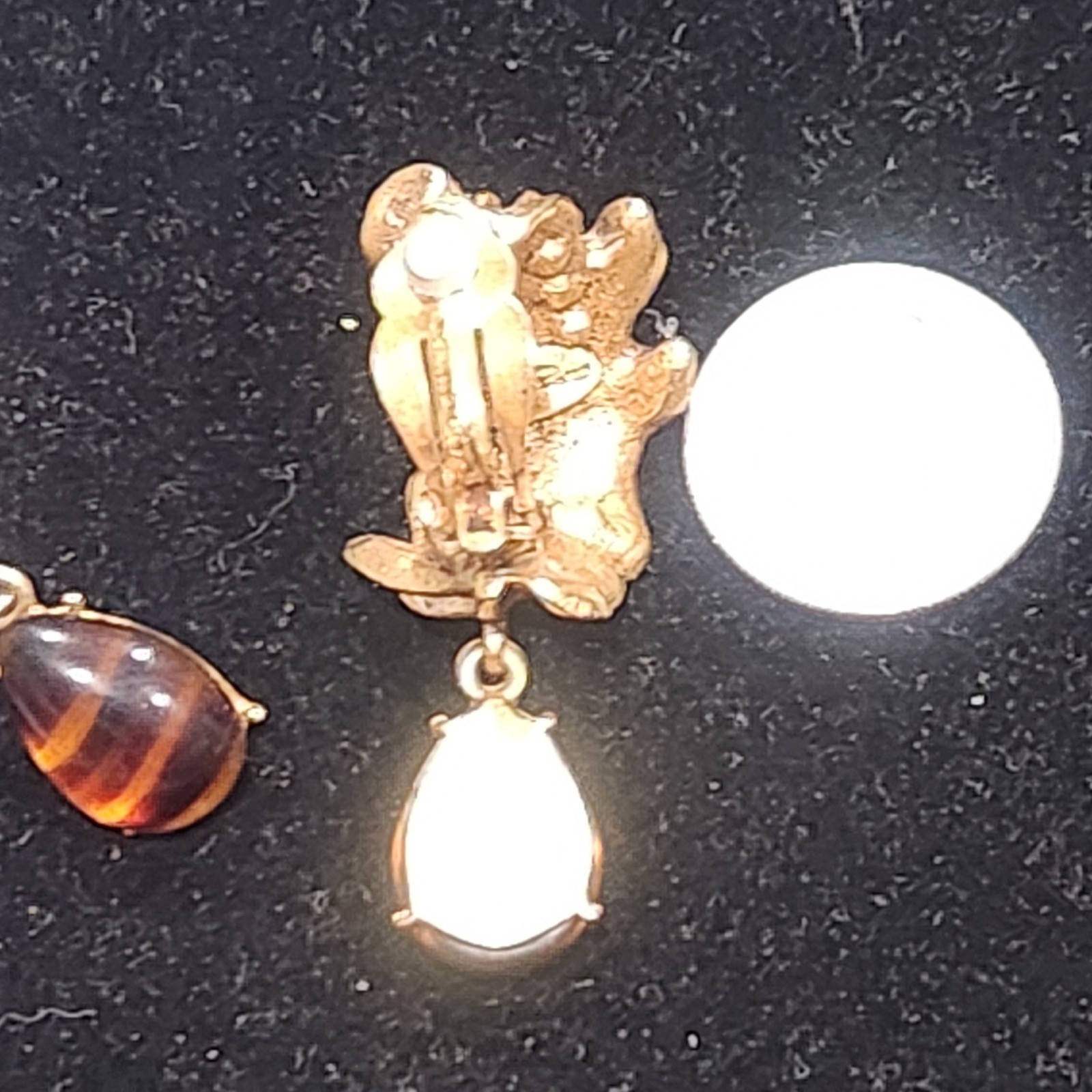 Oscar de la Renta Gold Leaf Crystal Dangle Clip On Earring Amber Tiger Eye Resin