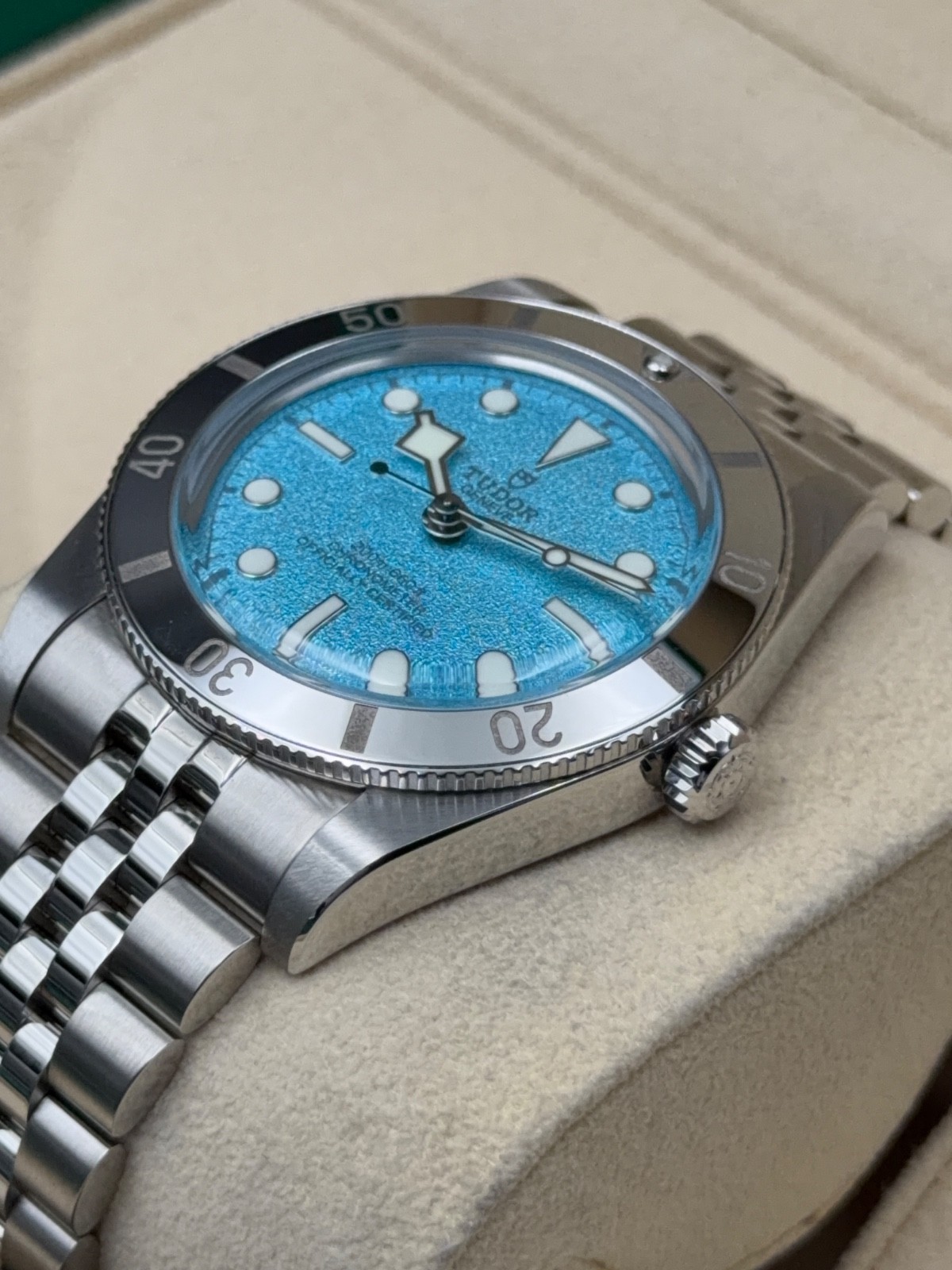 2025 Tudor Black Bay 54 “Lagoon Blue” M79000-0001 Jubilee Bracelet Complete Set