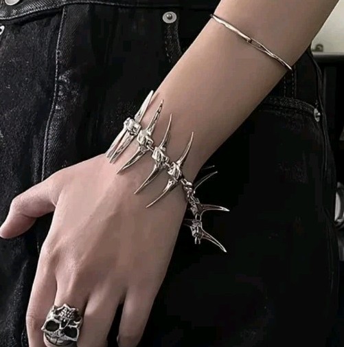 Super Cool Gothic, Rocker,style Silvertone Bracelet Ot Thorns, bones! Grunge EMO