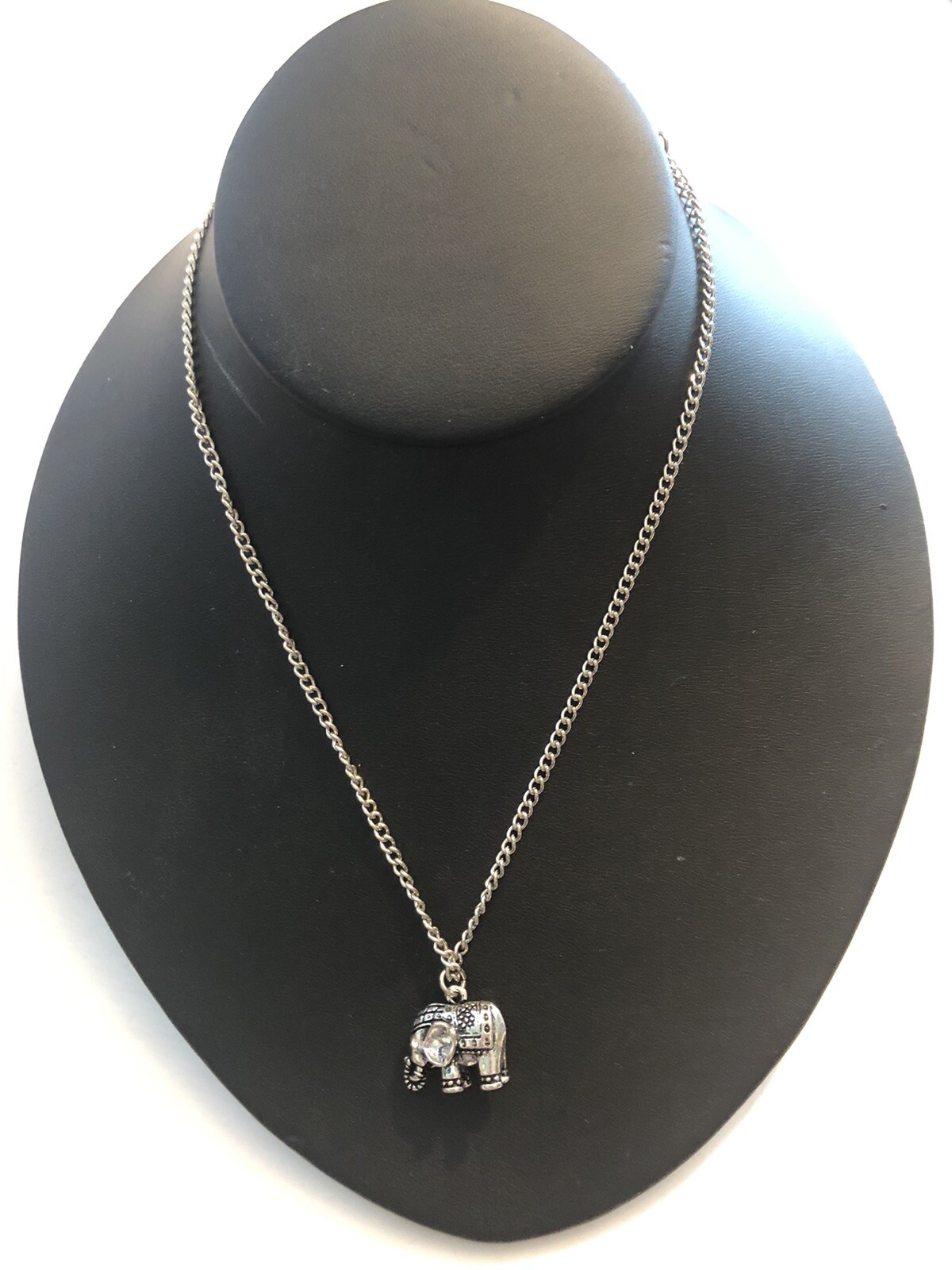 Contemporary Silver Toned Chain Necklace Elephant Pendant Fashion Jewelry