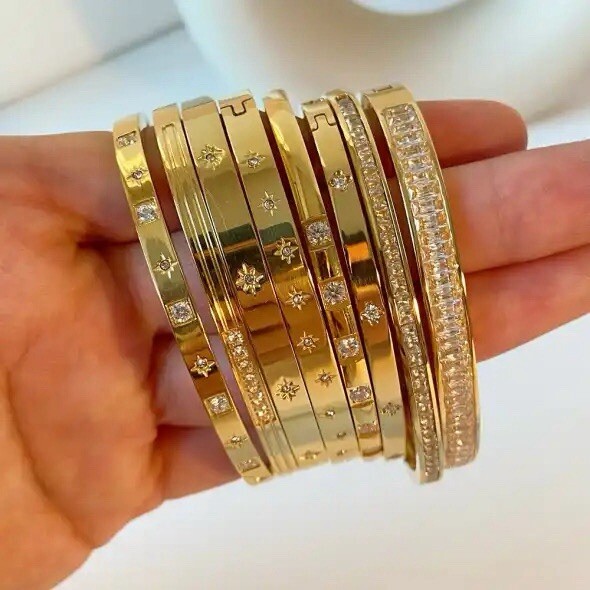 Pack of 2 – (1 Silver + 1 Gold) Stainless Steel Tarnish-Free Women Bangle Size 7