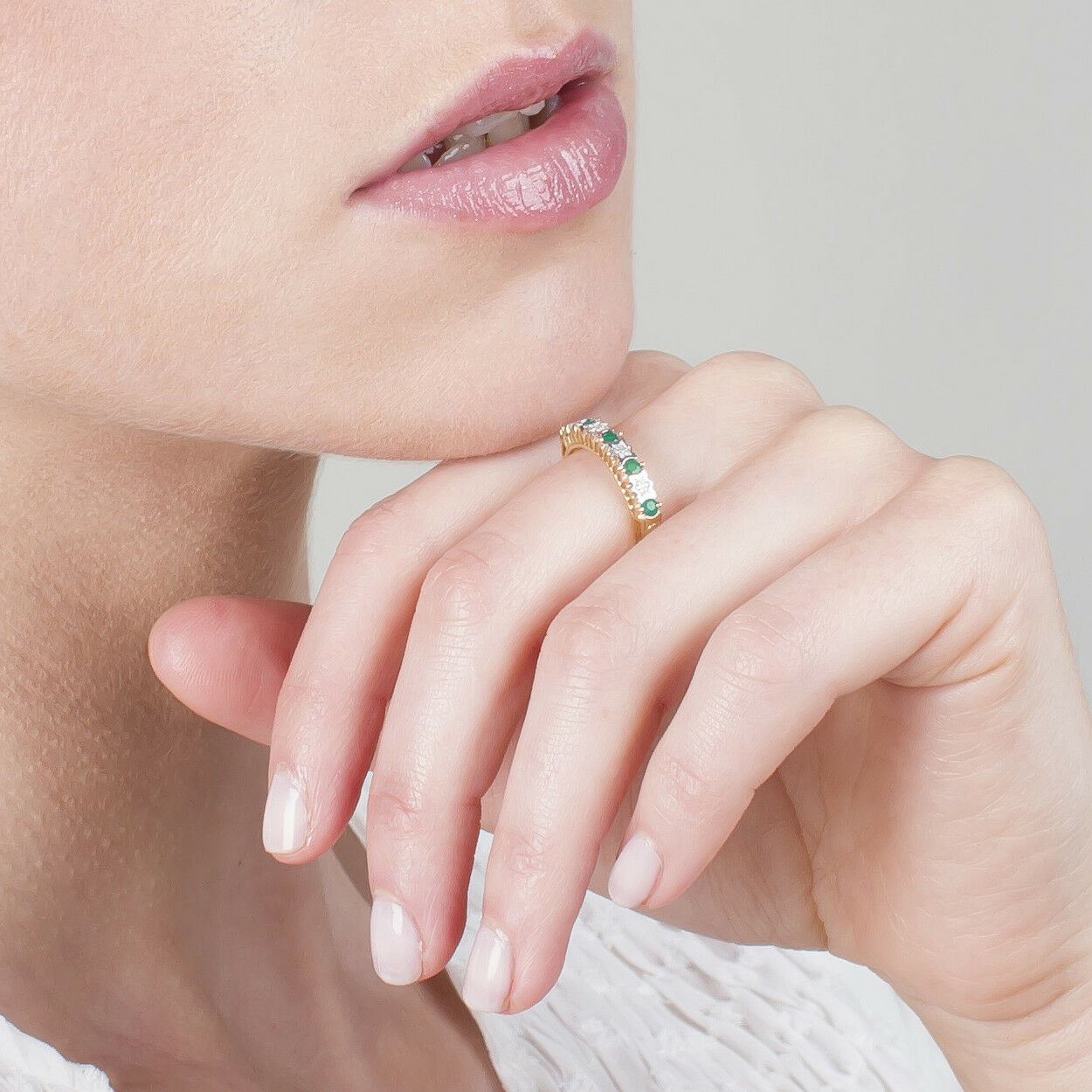 Classic Emerald & Diamond Eternity Ring in 9ct Yellow Gold