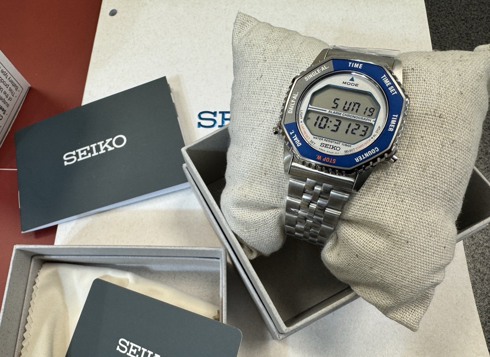 Seiko Rotocall Quartz Chronograph Digital Dial Men’s Watch SMGG21 Brand New