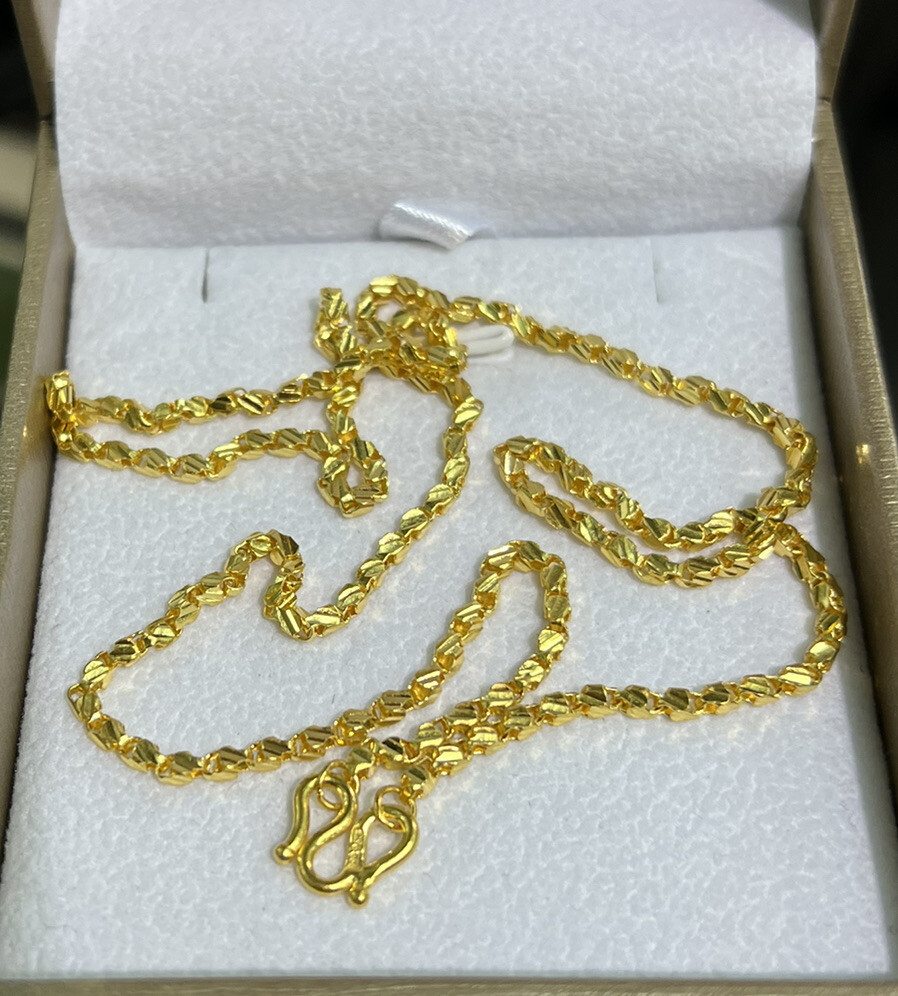 24k Solid Gold Unisex Square Box Chain Necklace. 18.0 Inches. 9.31 Grams