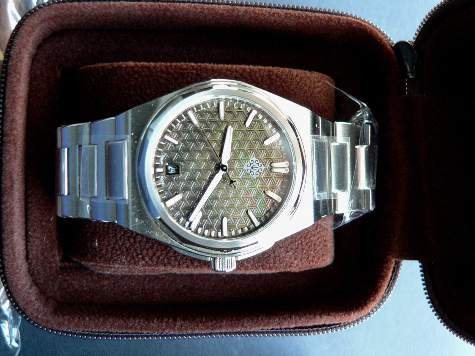 New IXDAO Warrior watch, mother of pearl dial, Miyota 9015 automatic, sapphire