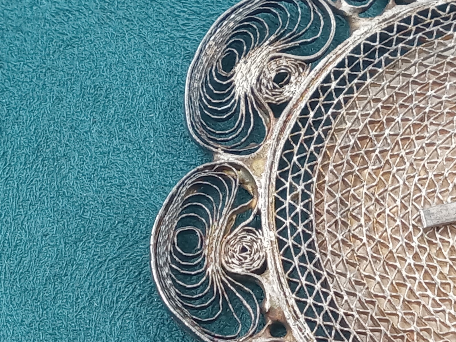 AMAZING OLD Sterling Silver Filigree Taj Mahal Enamel Pendant: 2.5″ Diameter
