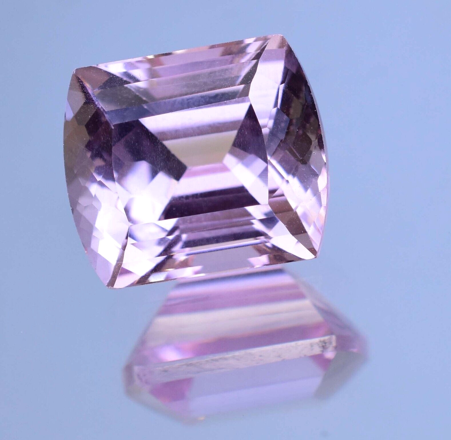 Natural imperial Topaz 20.00 Ct Cushion Stunning Flawless AGL Certified Gemstone