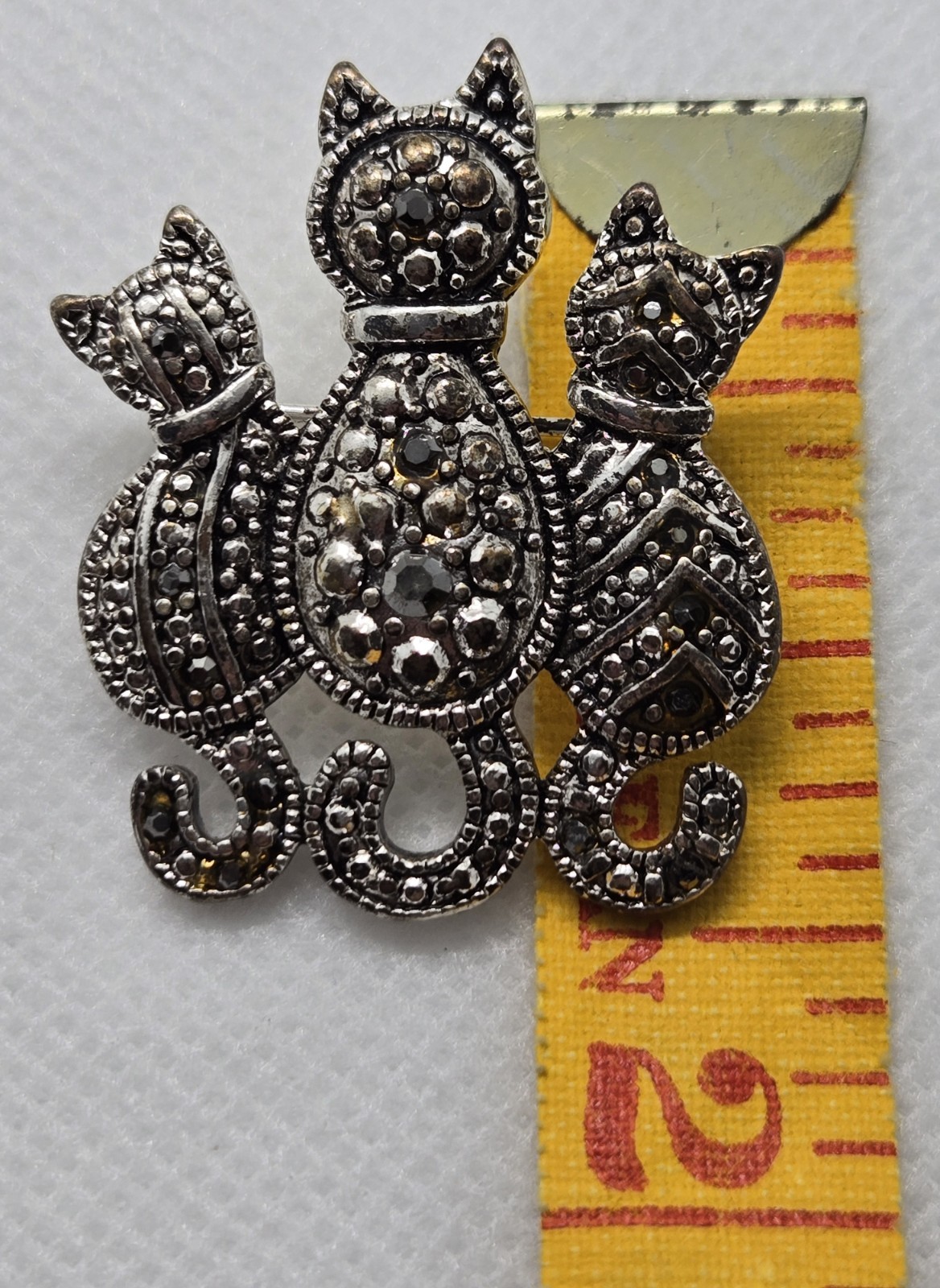 Cat Kitten Brooch Silver Tone Faceted Marcasite Stone Sparkle Feline Pin