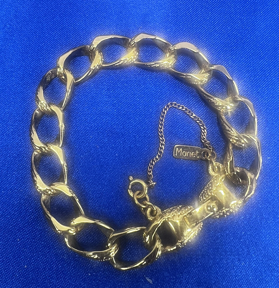 VTG MONET Bracelet Textured Open Link Chain Gold Tone With Safety Chain C670