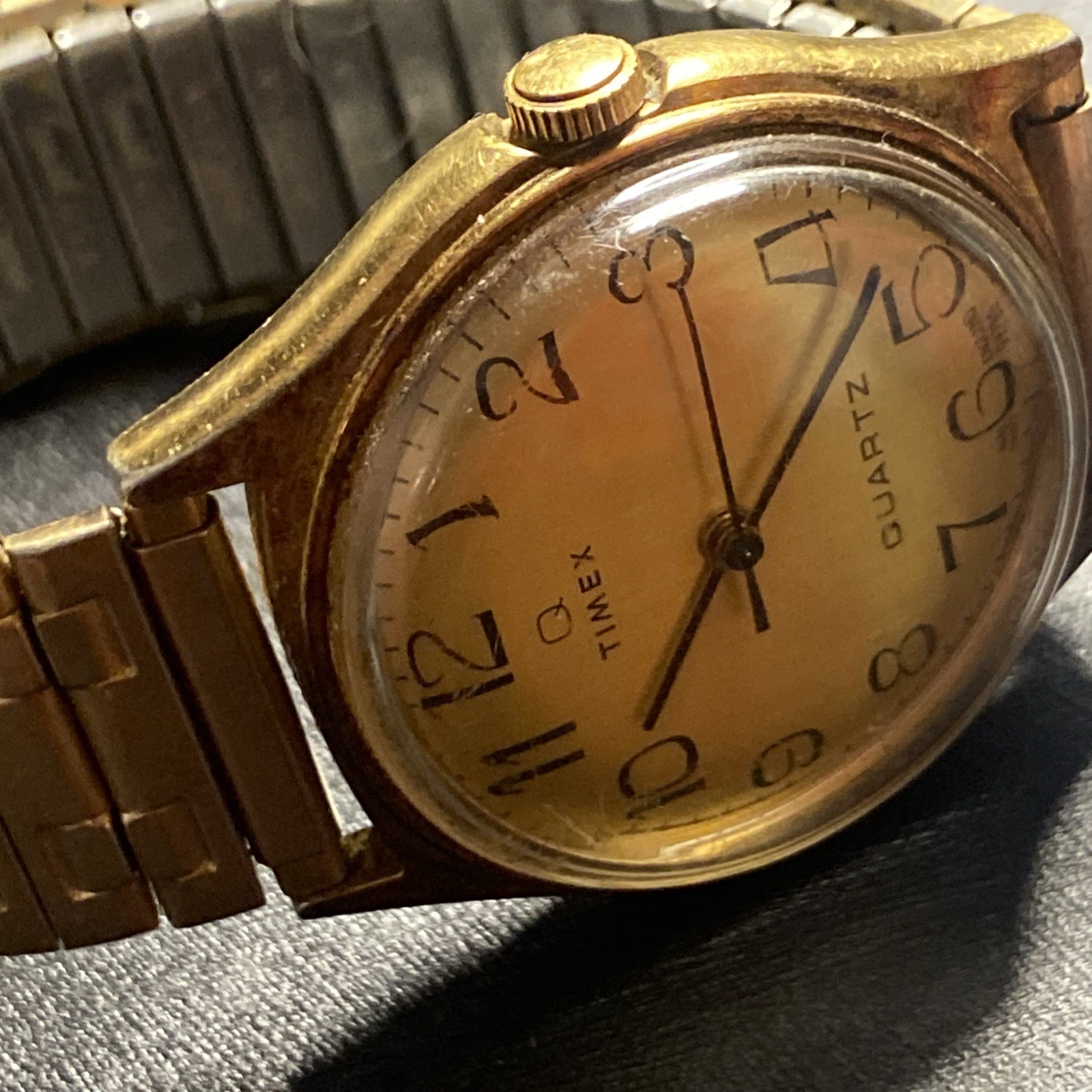 VTG 80s Timex Men’s Gold Quartz 33.5 mm Speidel Stretch Band for Parts?Untested