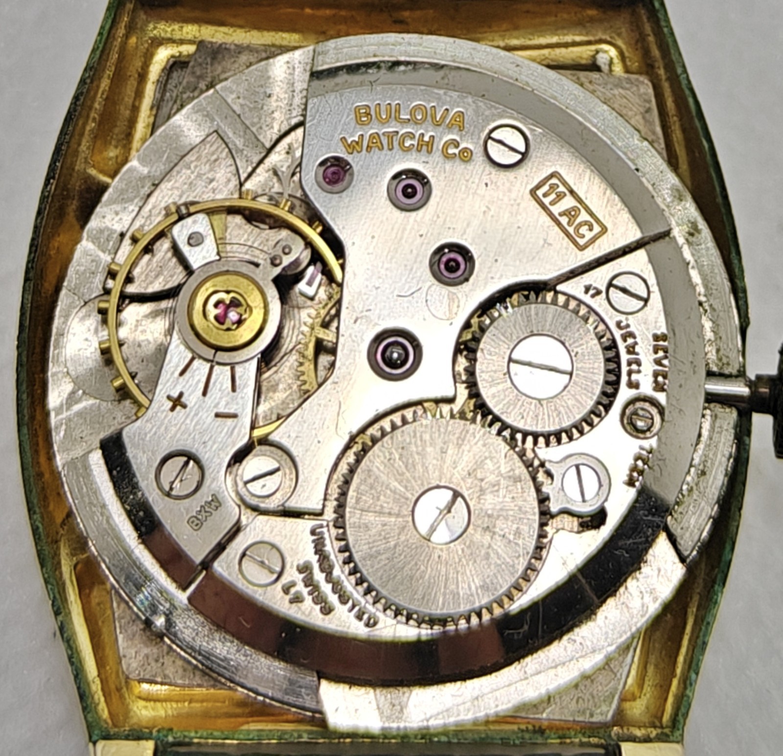 Vintage 1957 Bulova Gedney Men’s Tonneau Watch 11AC 17J Green Lizard Strap