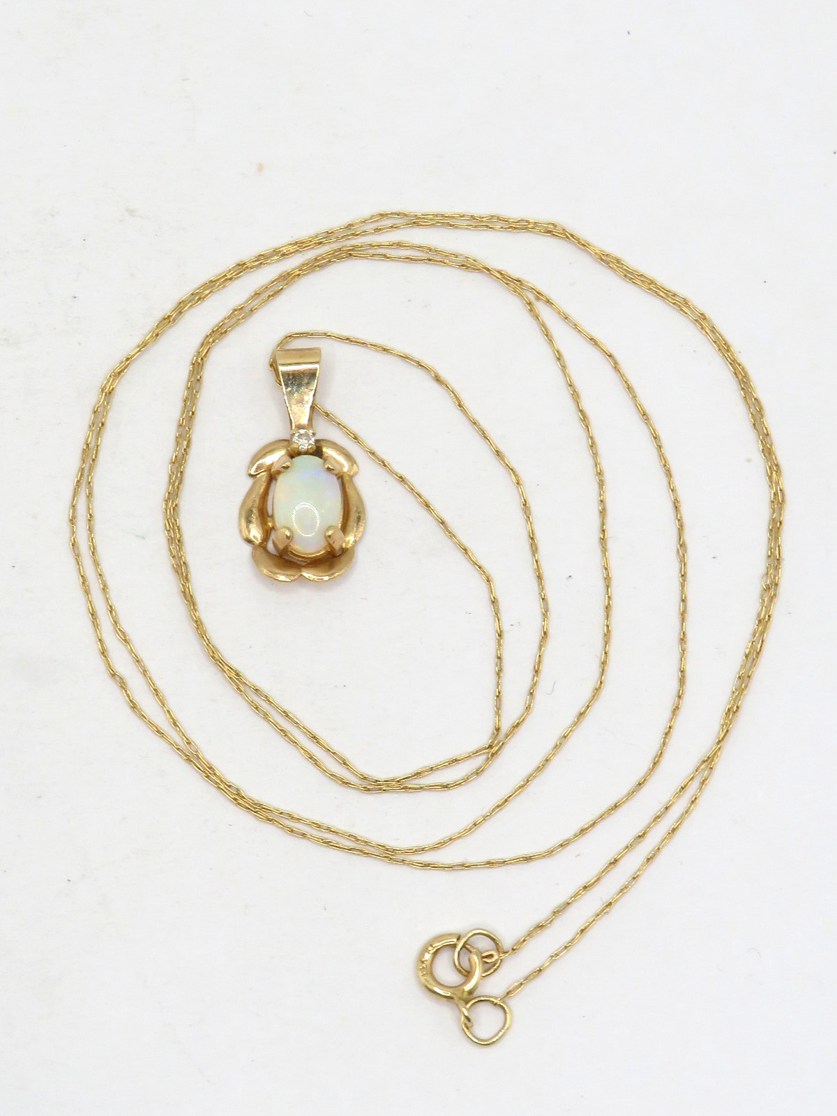 LADIES 14k YELLOW GOLD FLOWER PENDANT & DAINTY 22″ CHAIN w OPAL & R.B.C DIAMOND*