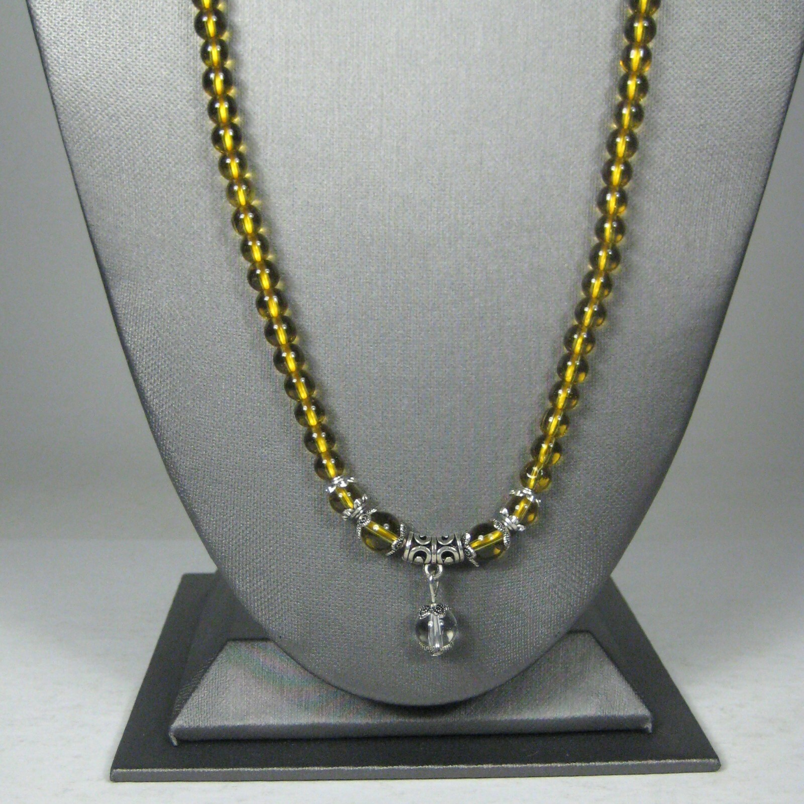 Necklace Womens Silvertone Stretch 30 Inch Yellow Clear Beaded Strand String