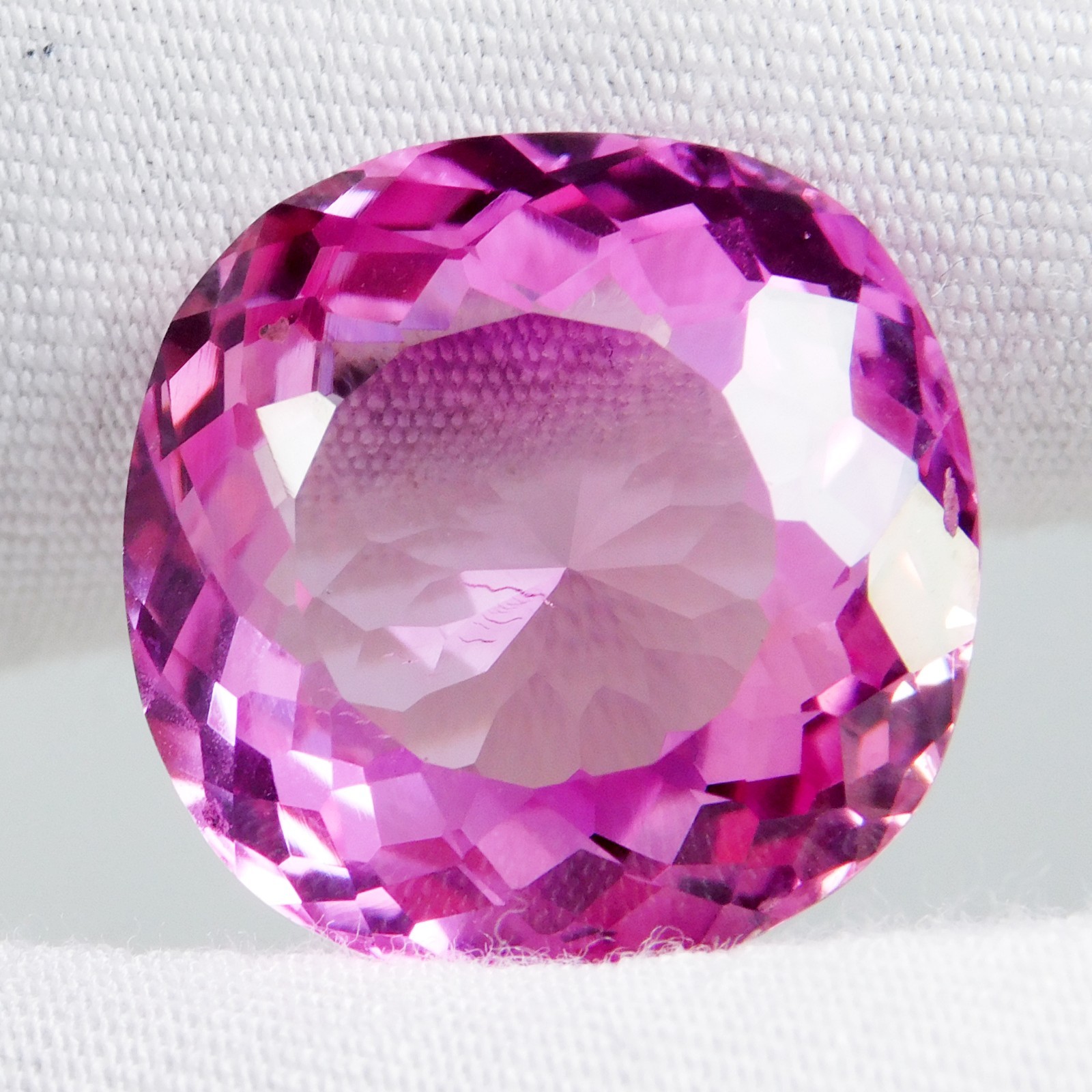 IGL CERTIFIED 21.70 ct IF Radiant Natural Vivid Pink Sapphire -Unheated Gemstone