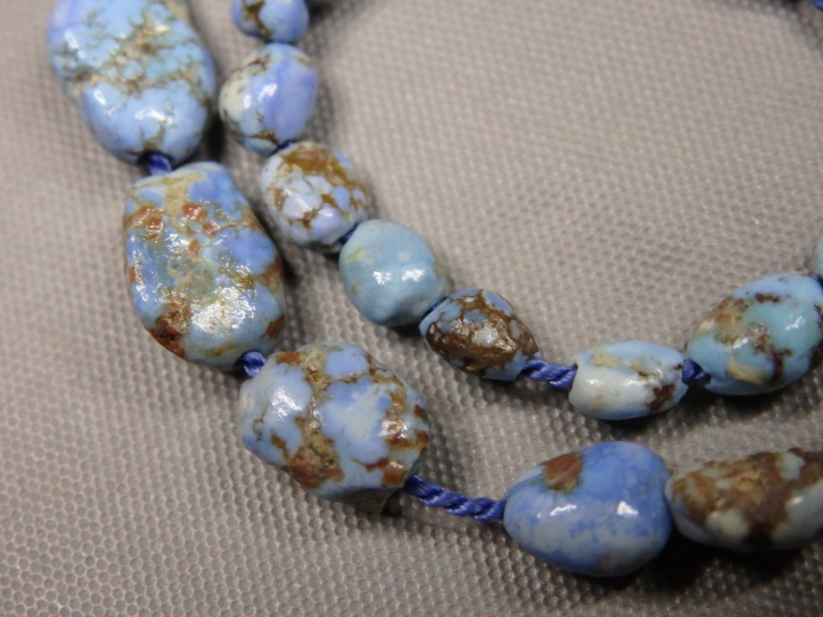 Natural GOLDEN HILLS TURQUOISE 4-8mm Pebble & Flat Nuggets 8″ Strand 18cts😍~C~