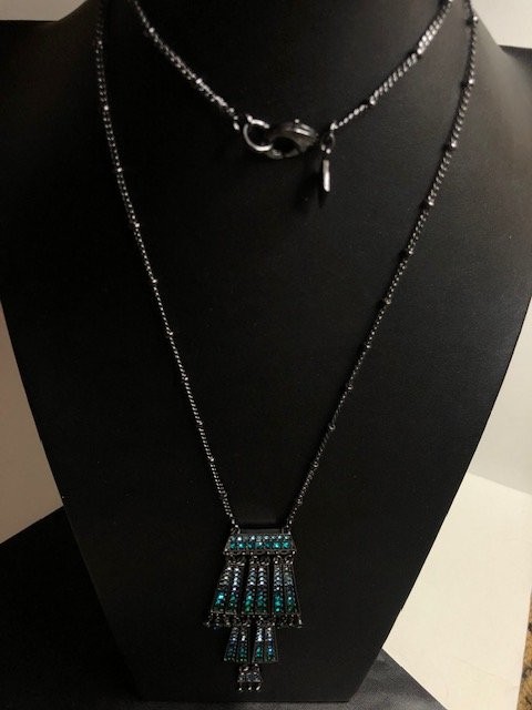 8866 Sequin Pendant Necklace 32in Crystal Emerald Green Vintage Style art deco