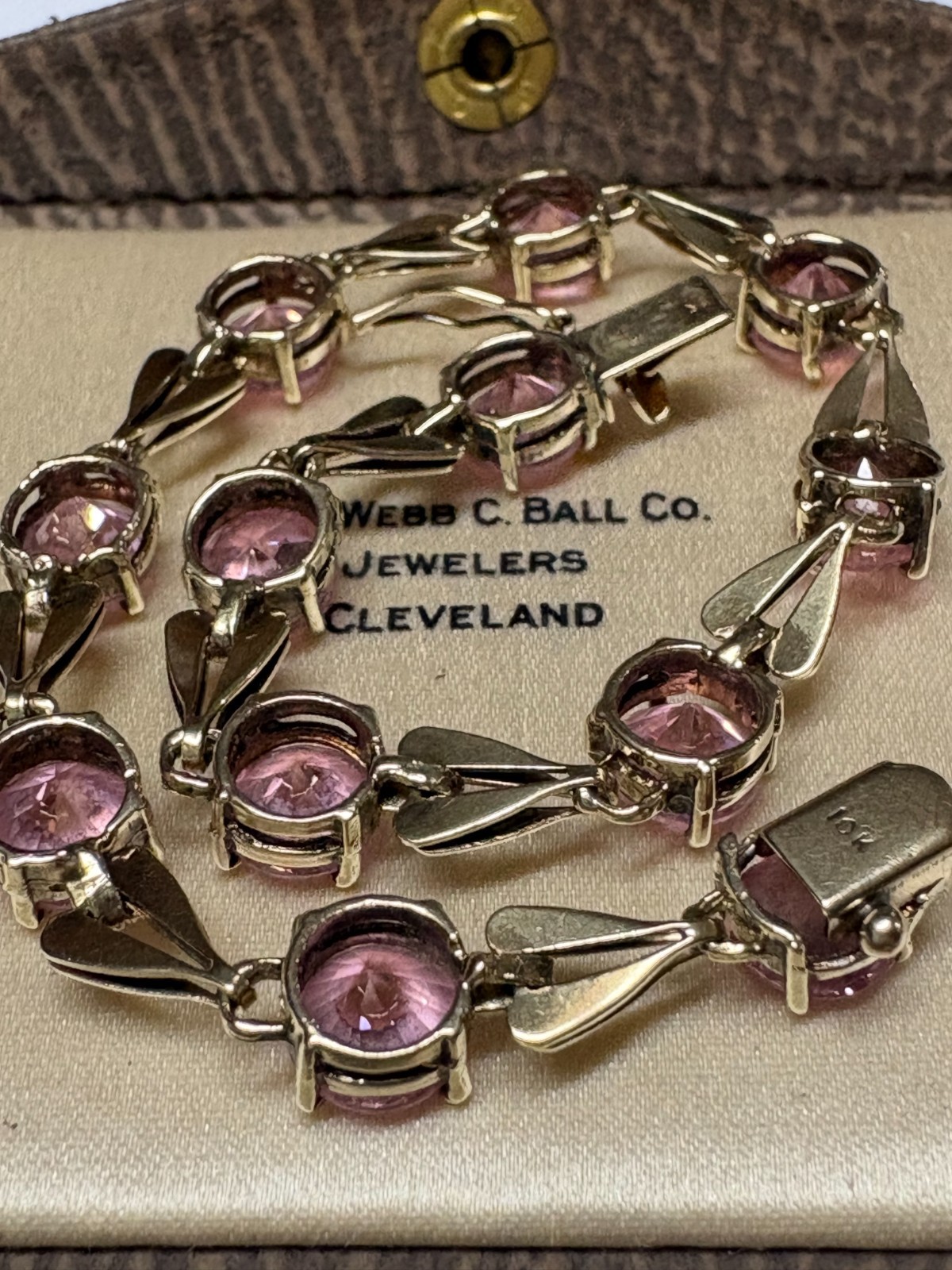 LADIES VINTAGE 10K GOLD PINK ICE STONE BRACELET. 7 1/2 INCHES 11.7 GRAMS