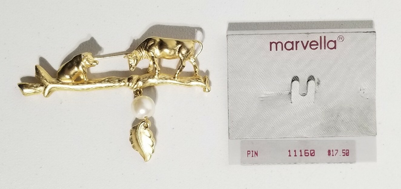 Vintage Marvella Gold Brooch Pig And Bull Dangle Pearl Farm Theme 11160 ☆ New ☆