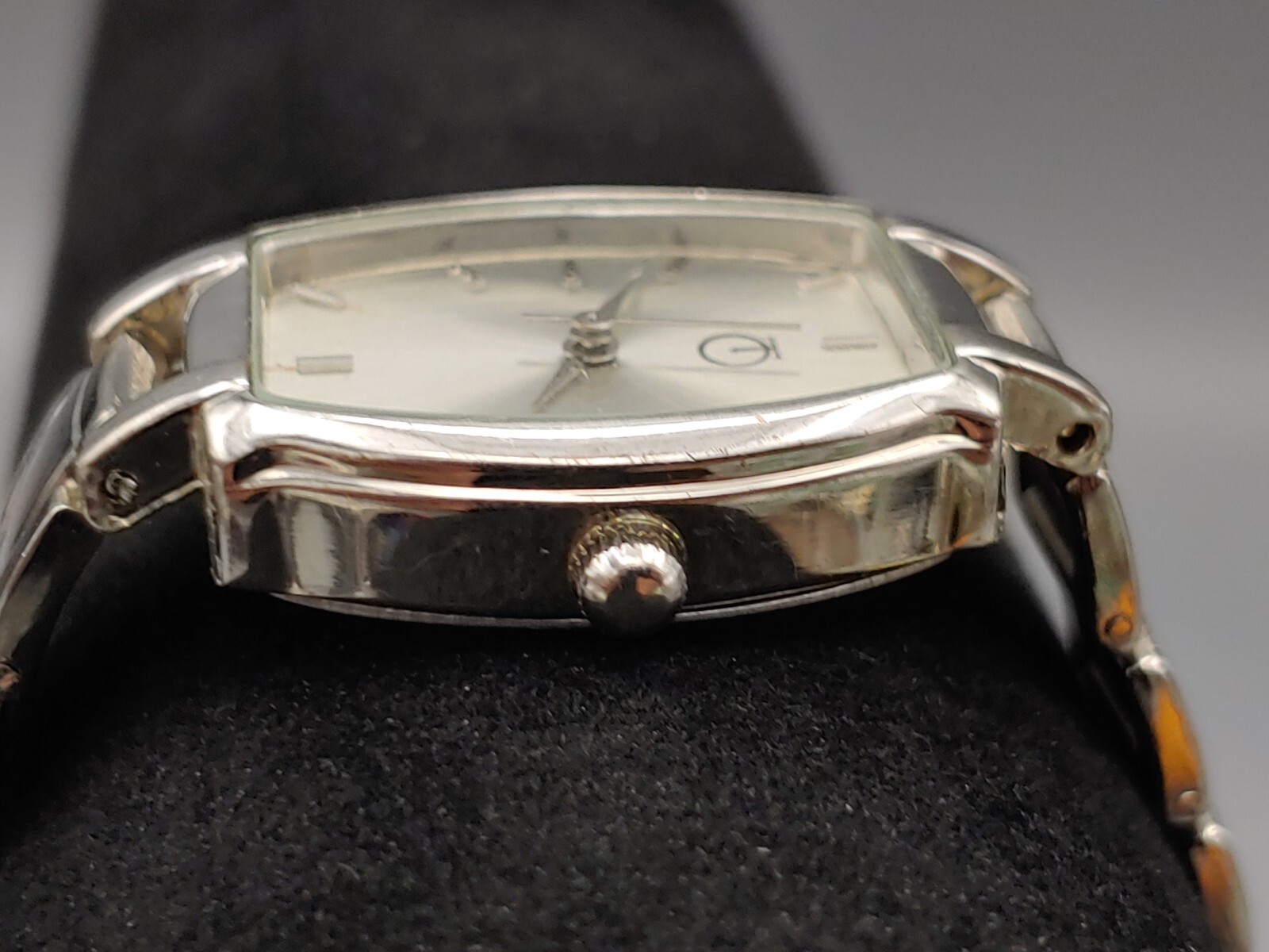 WOMEN’S Silver Toned Silver Dial Watch Minimalist 24mm Sz. 7.25in Quartz New Bat