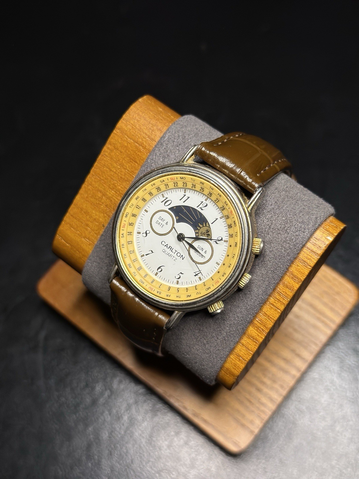 Vintage Carlton Quartz Perpetual Calendar Moon Phase Watch New Battery