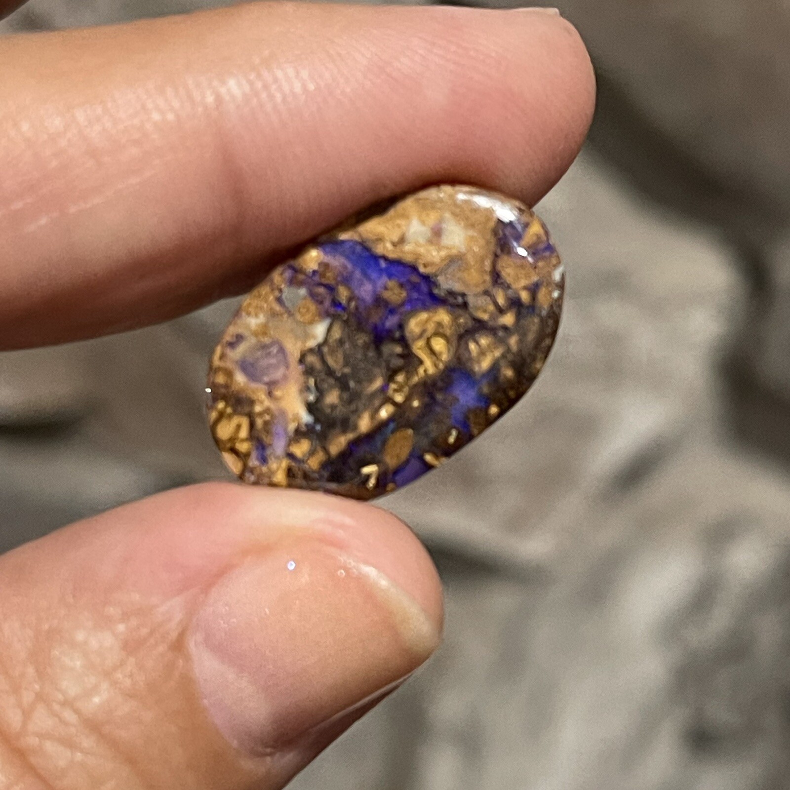 10.9ct 21.5x14x4.5mm Purple Crystal Pipe Australian Boulder Opal Cabochon Gem