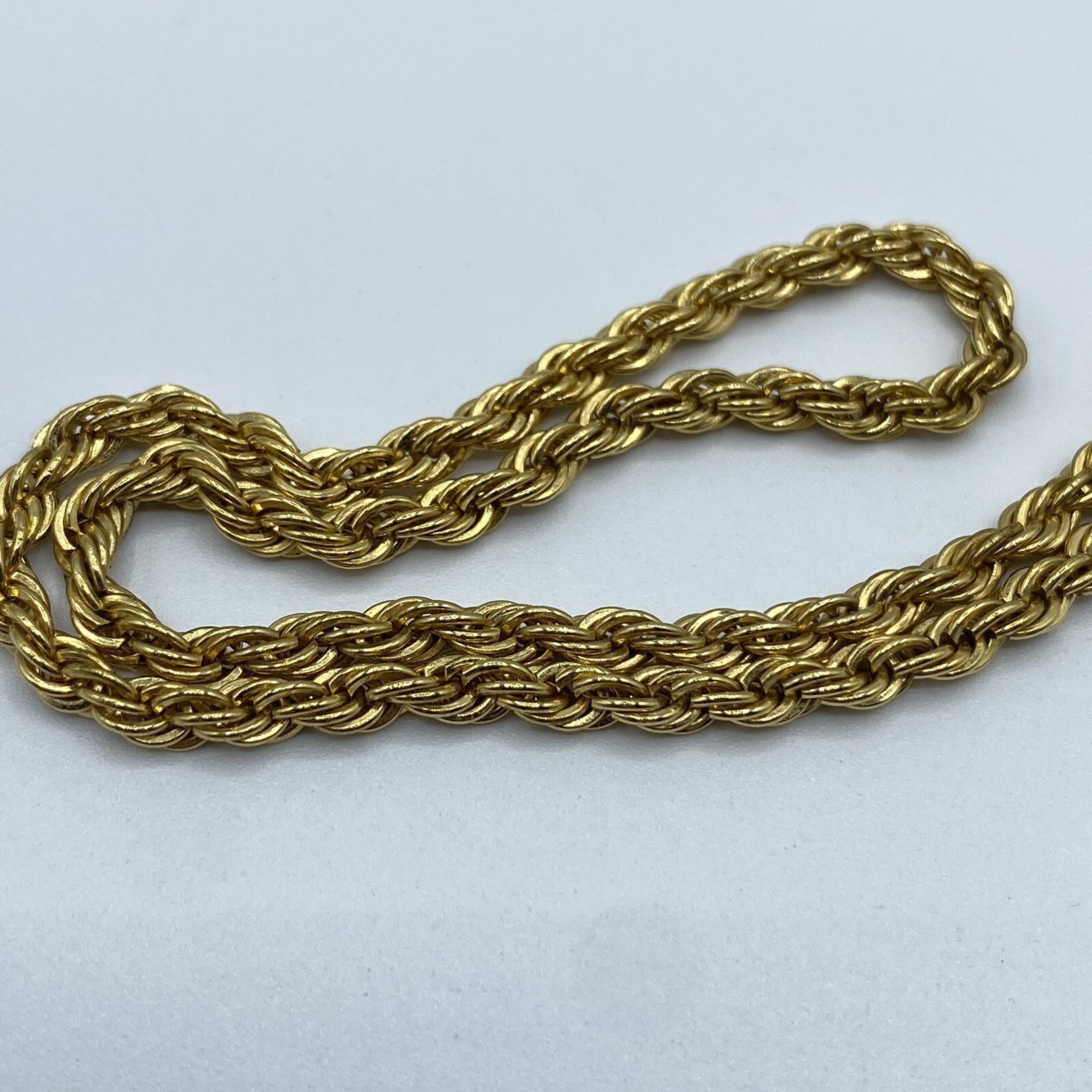 Vintage Gold Tone Twisted Rope Chain 18” Necklace Unisex Men Women Classic Basic