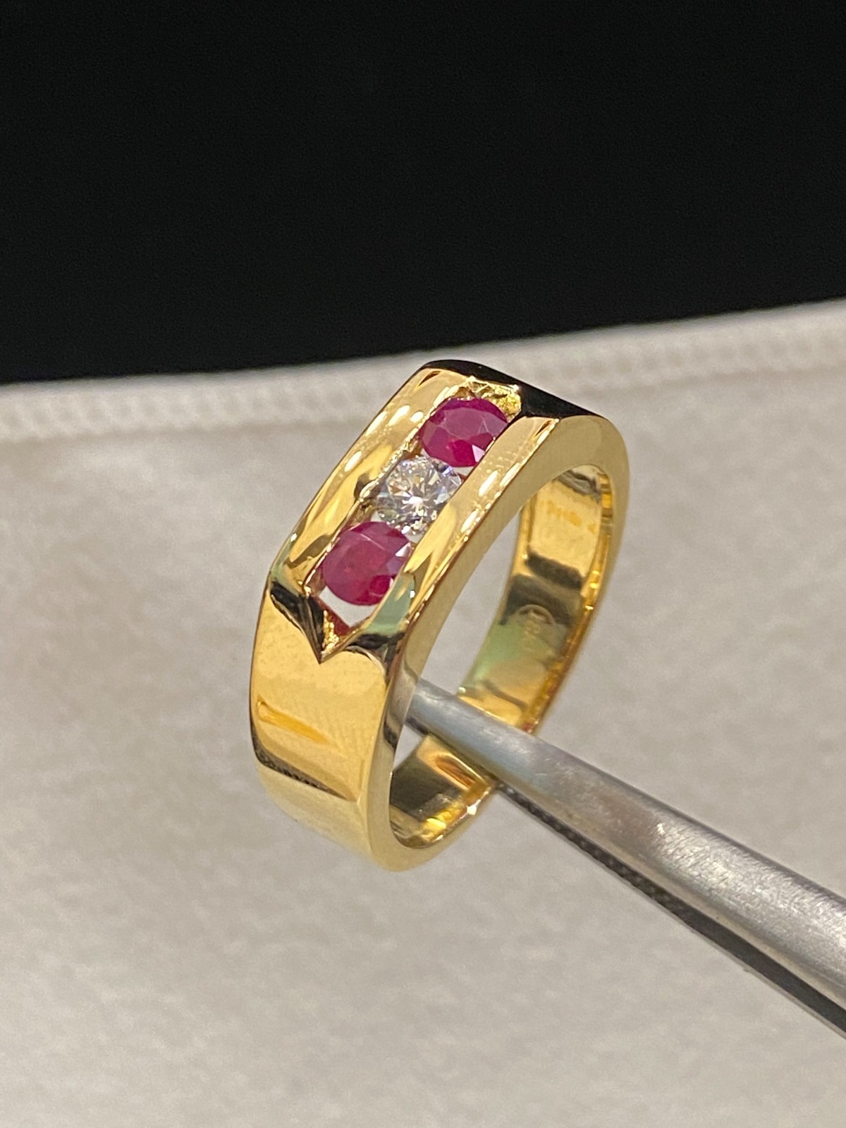 0.70 Cts Round Brilliant F/VS1 Diamonds Channel Set Ruby Men’s Ring In 18K Gold