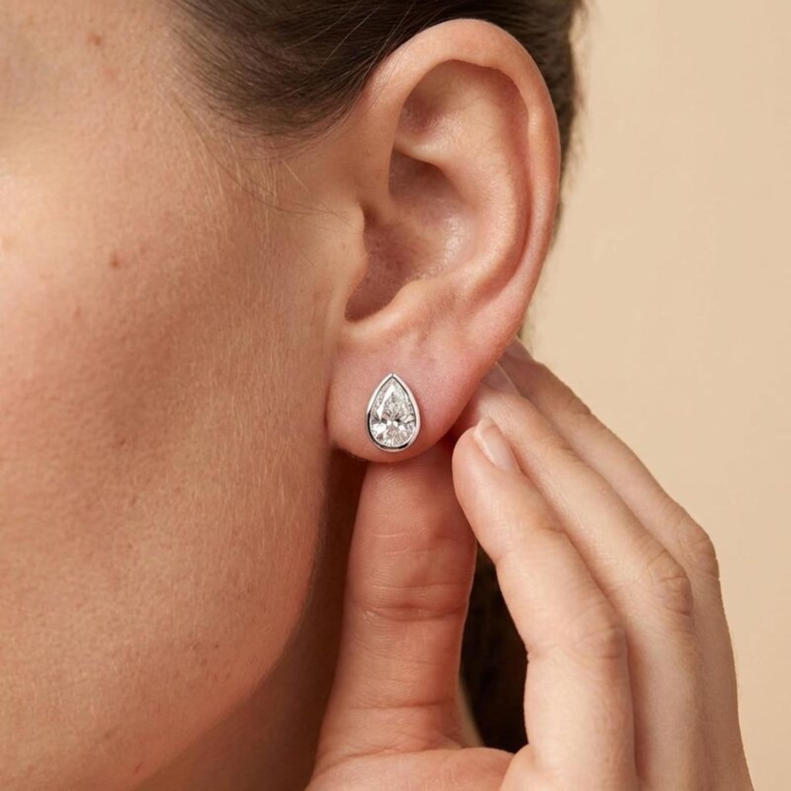 2 Ct Pear Cut VS1 IGI Certified Lab Grown Diamond Stud Earrings 14k White Gold