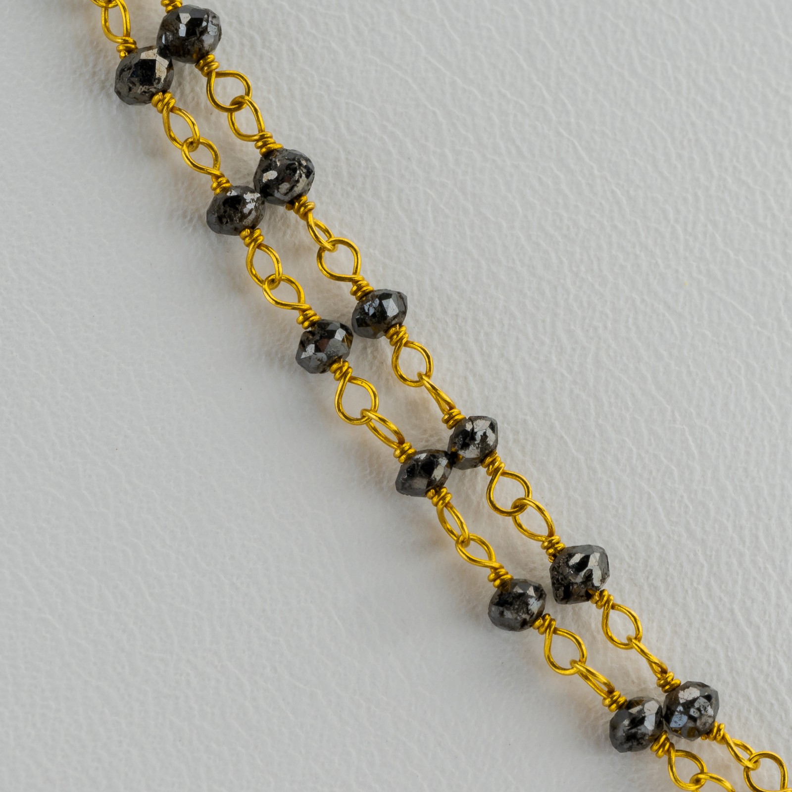 750 gold necklace with diamonds
