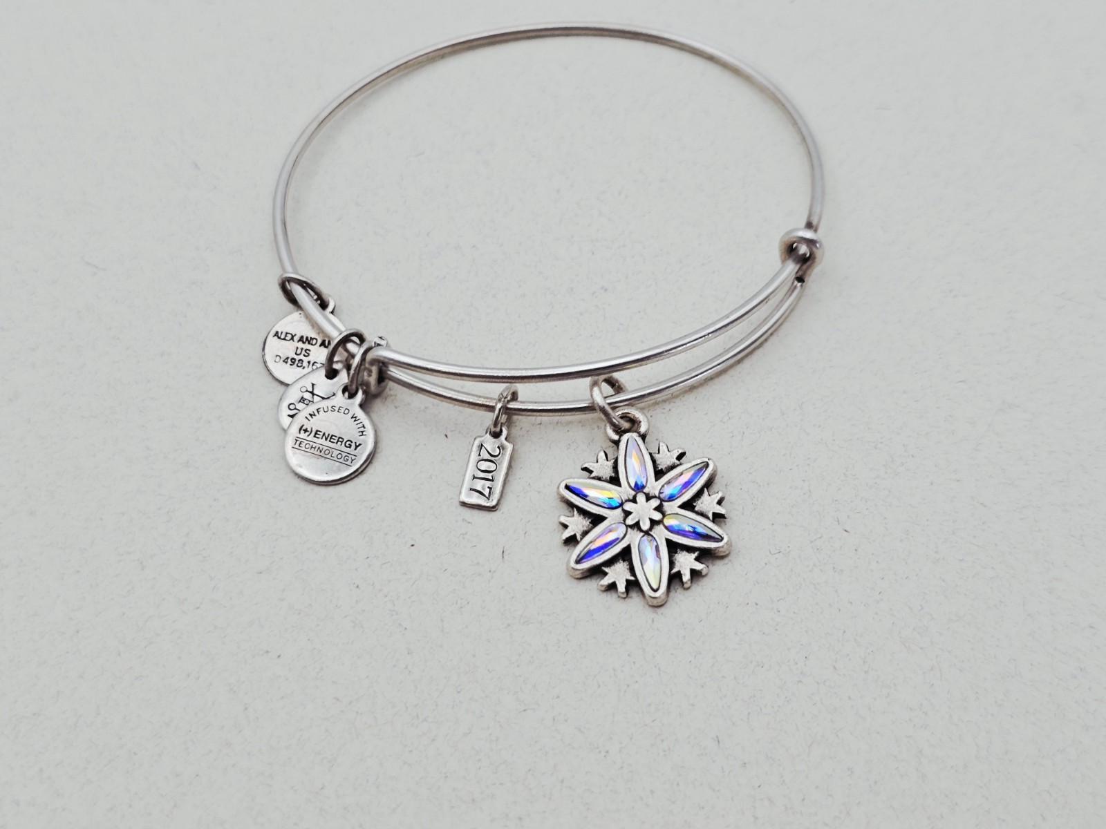 Alex & Ani Silver Snowflake Iridescent Cut Crystal Charm Bangle Bracelet 💕❄️