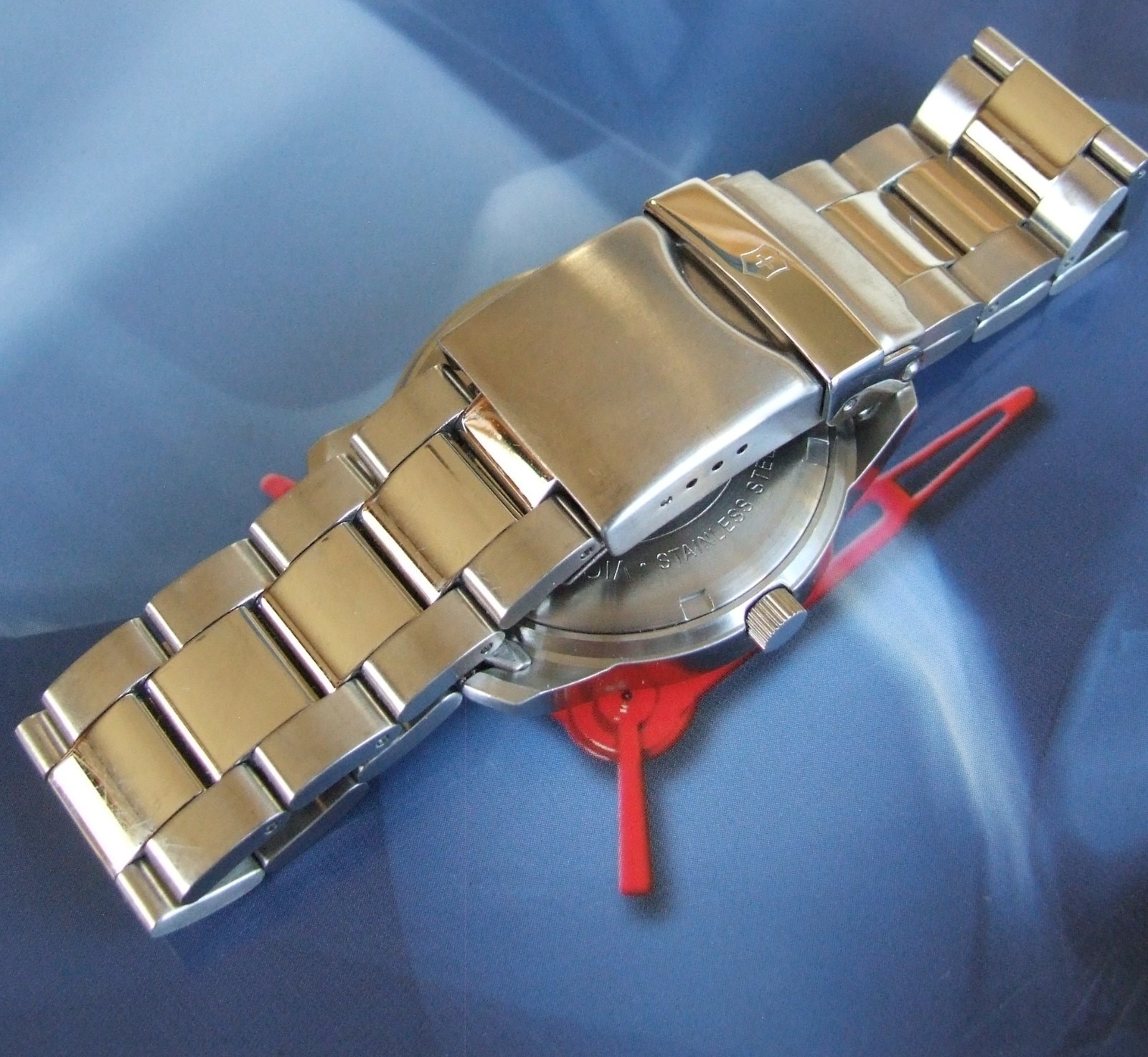 VictorINOX SWISS ARMY~Men FIELD Rare UNION PACIFIC RR Dial~SS Bracelet~Very Fine