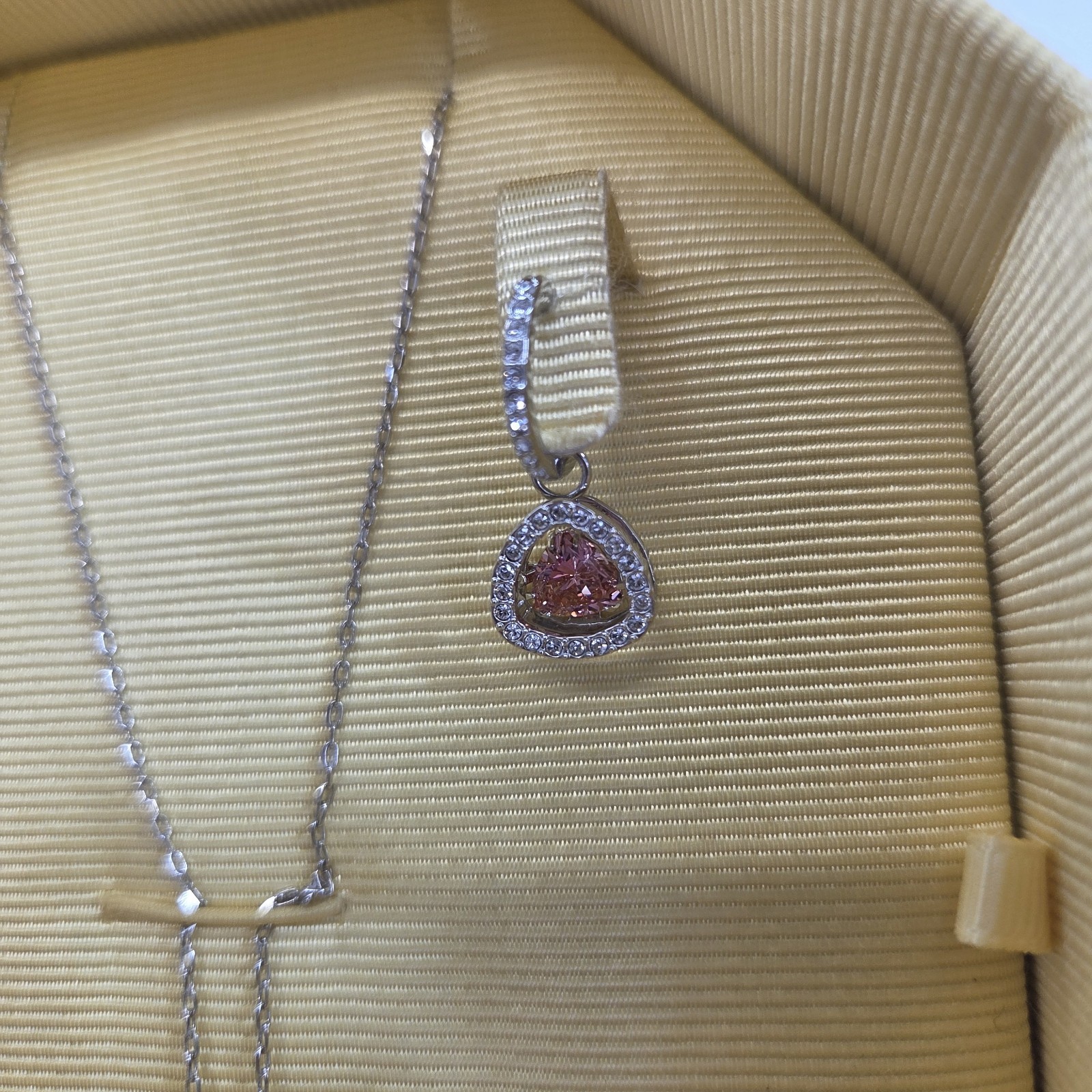 Swarovski Una Pink Crystal Necklace Earrings Set Boxed & Pink Unbranded Heart