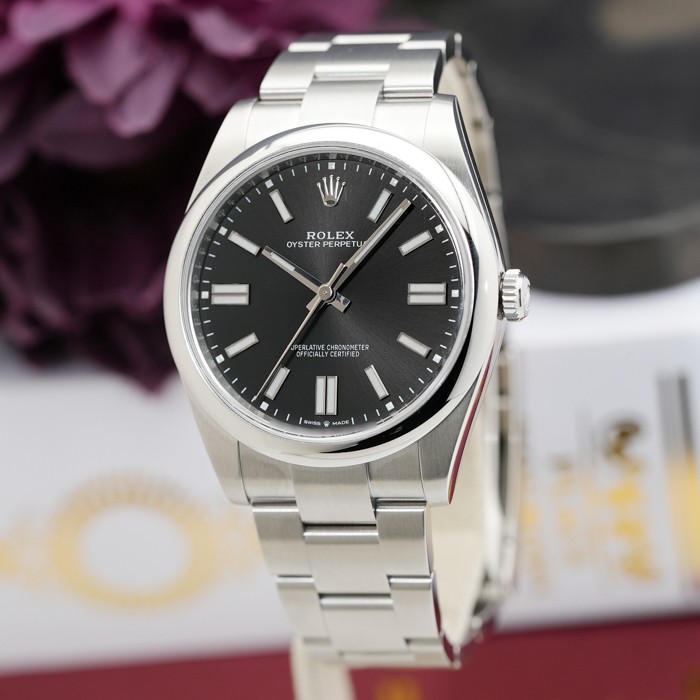 ROLEX Oyster Perpetual 41 124300 Black Warranty 2025 Box/Paper