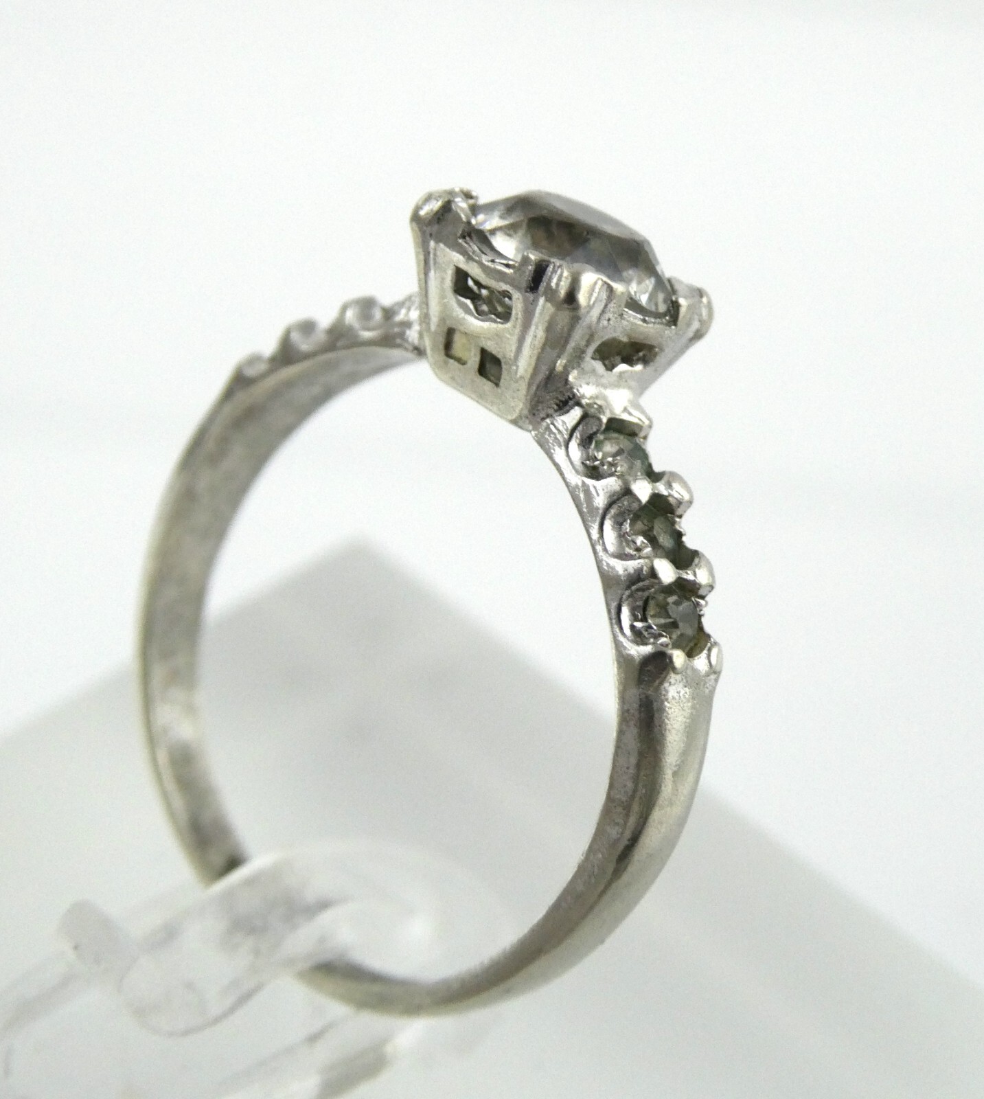 Vintage Sterling Silver Cut Paste Glass Gem Ring 925 Size 7.75 Weighs 2.4 Grams