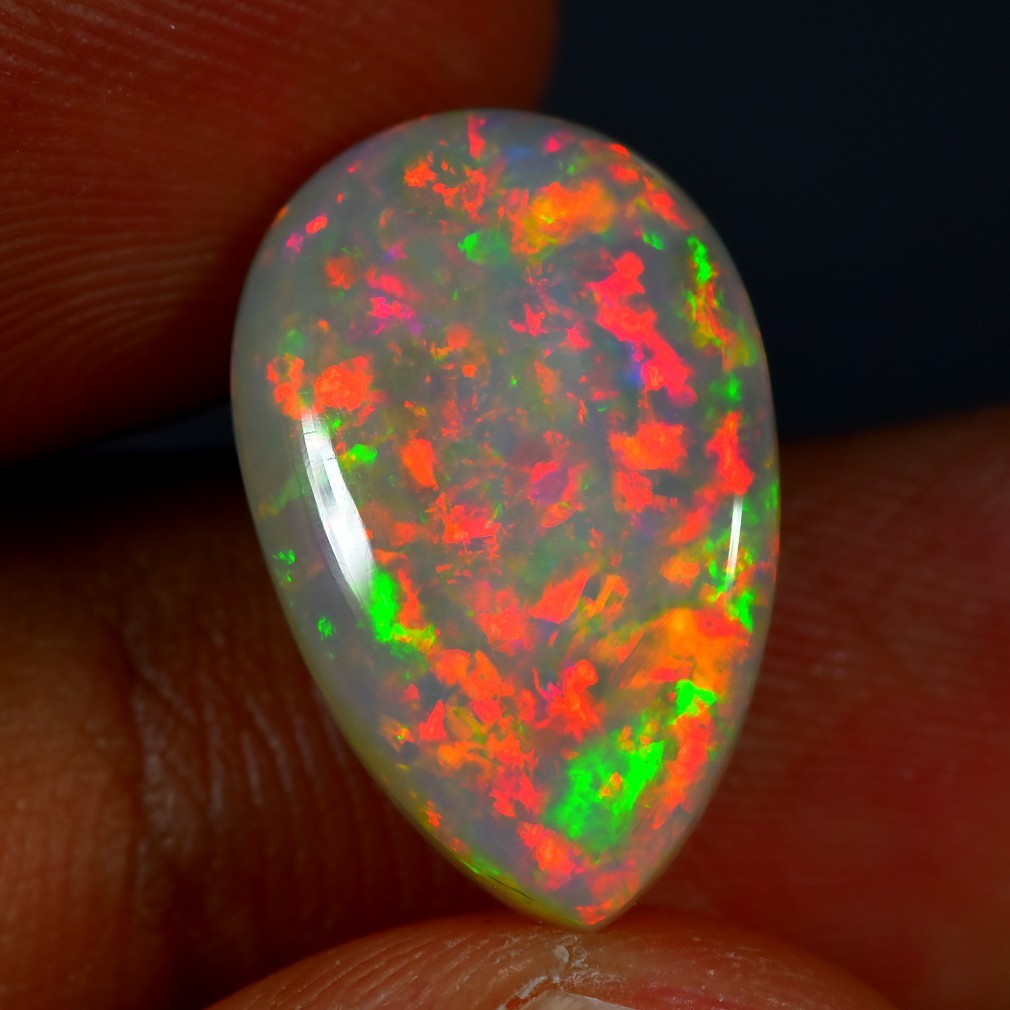 7.83Ct Beautiful 3D Multi-Color Play Untreated Ethiopian Solid Welo Opal