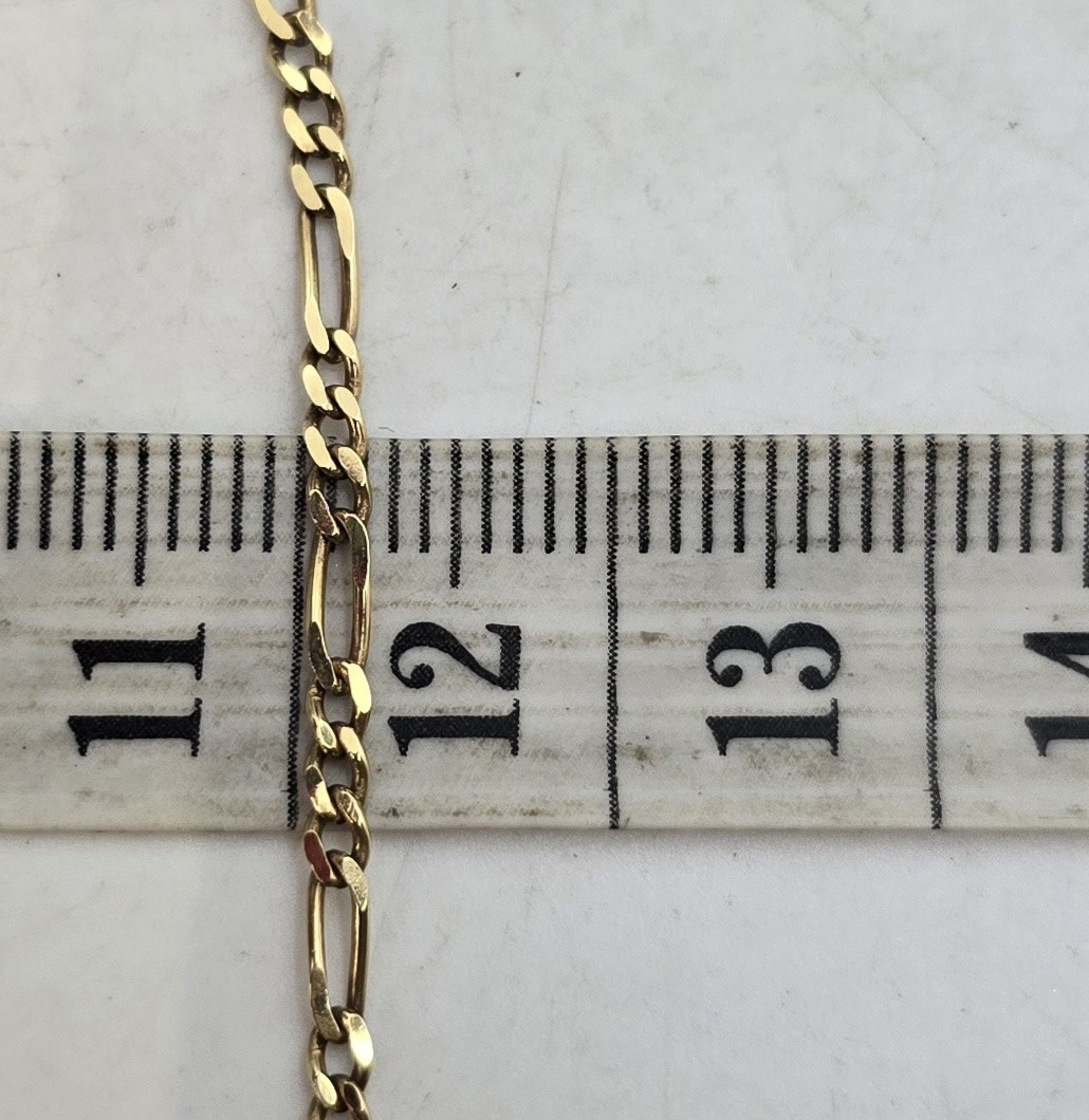 Extravagant 18K Yellow Gold 2mm Figaro 18″ Necklace 5.14g