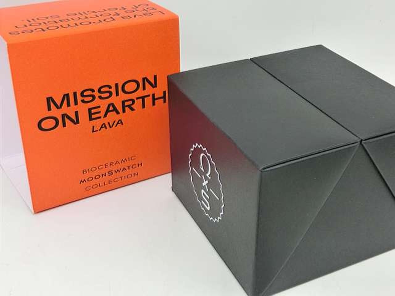 Omega x Swatch MoonSwatch Mission to Earth Lava SO33O100 Bioceramic Quartz Japan
