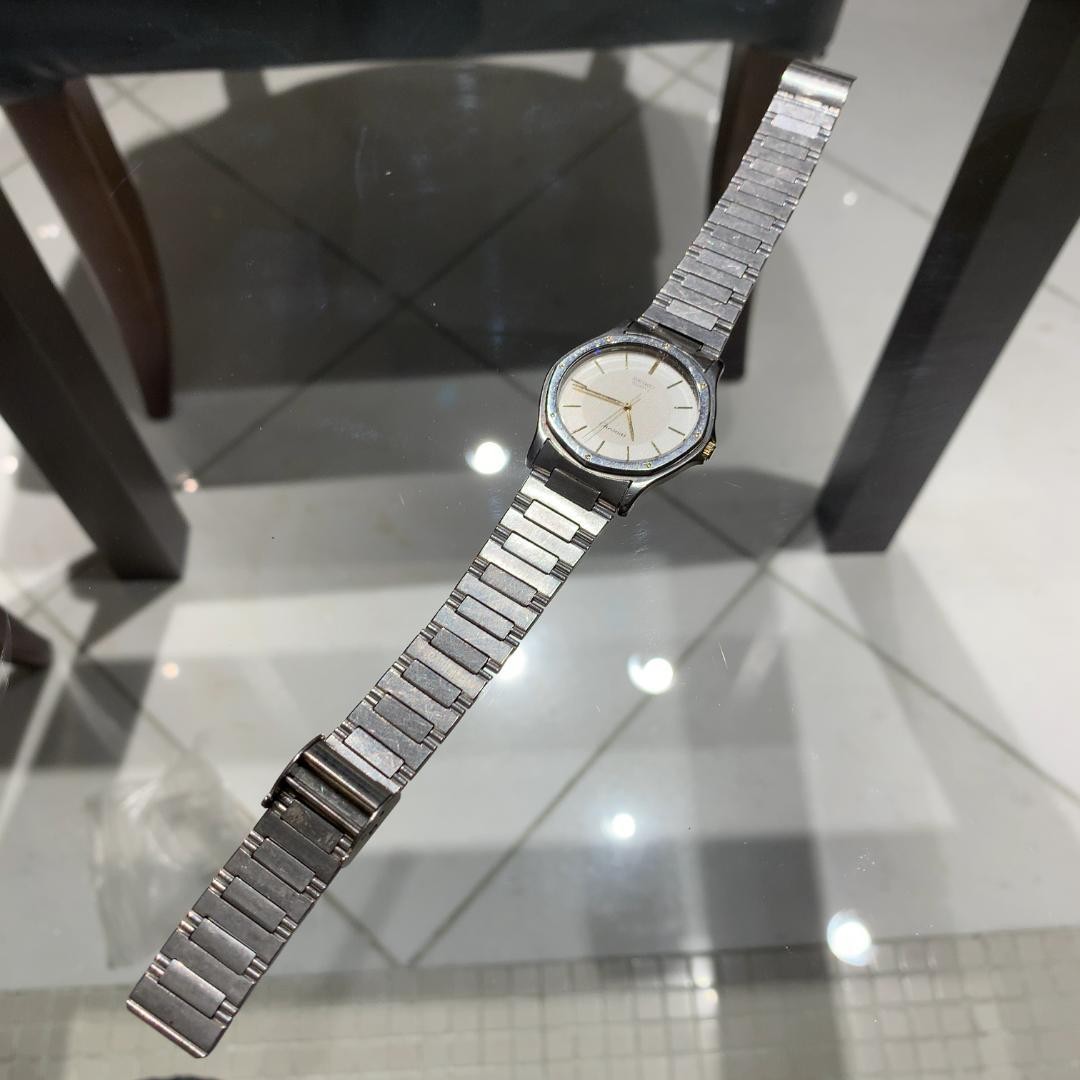 SEIKO Chronos wristwatch, silver and gold, quartz movement, new battery replaced