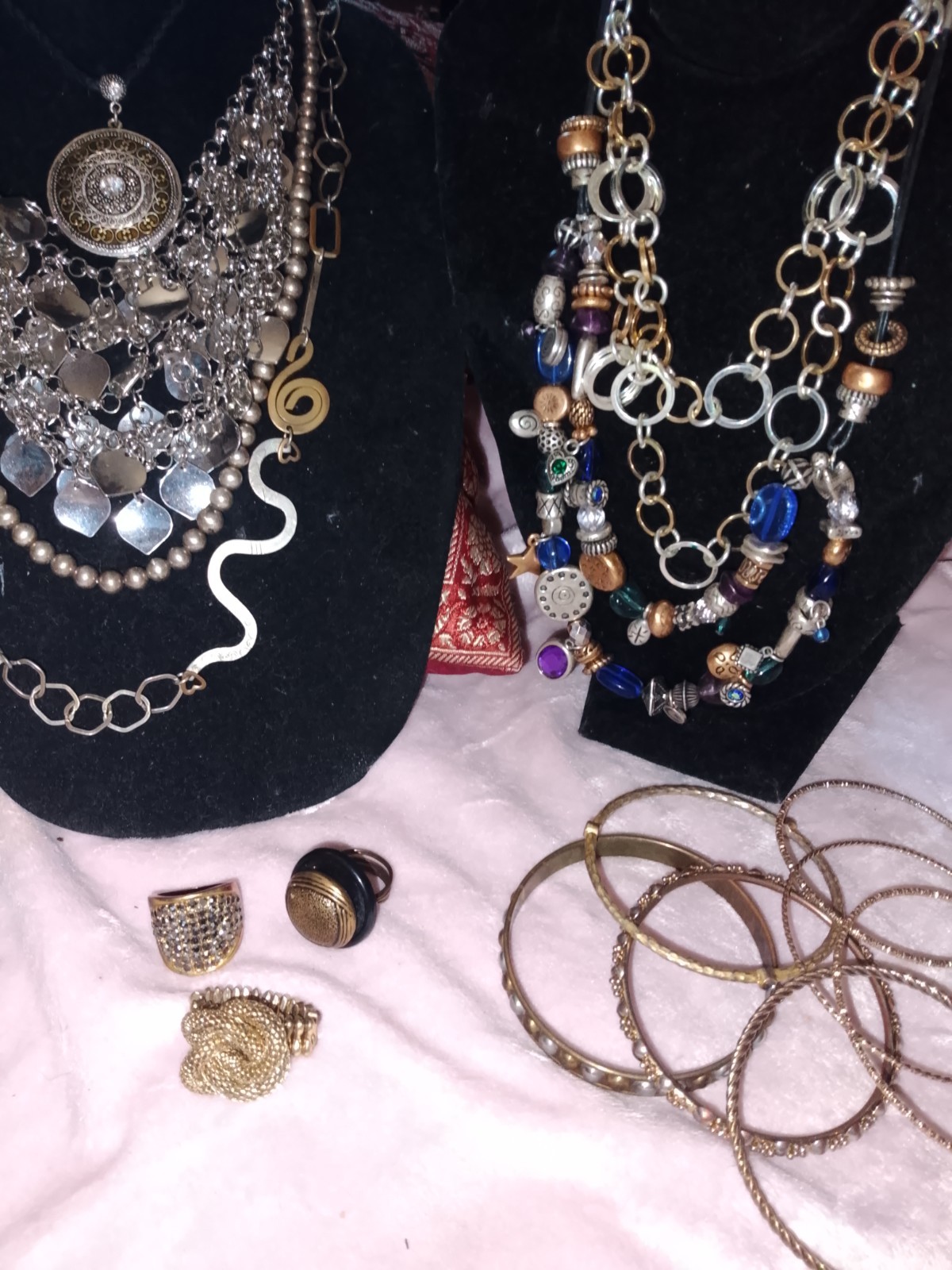 Mixed Lot Women’s Fashion Jewelry Multicolor Necklace Bracelet Ring Metal Glass