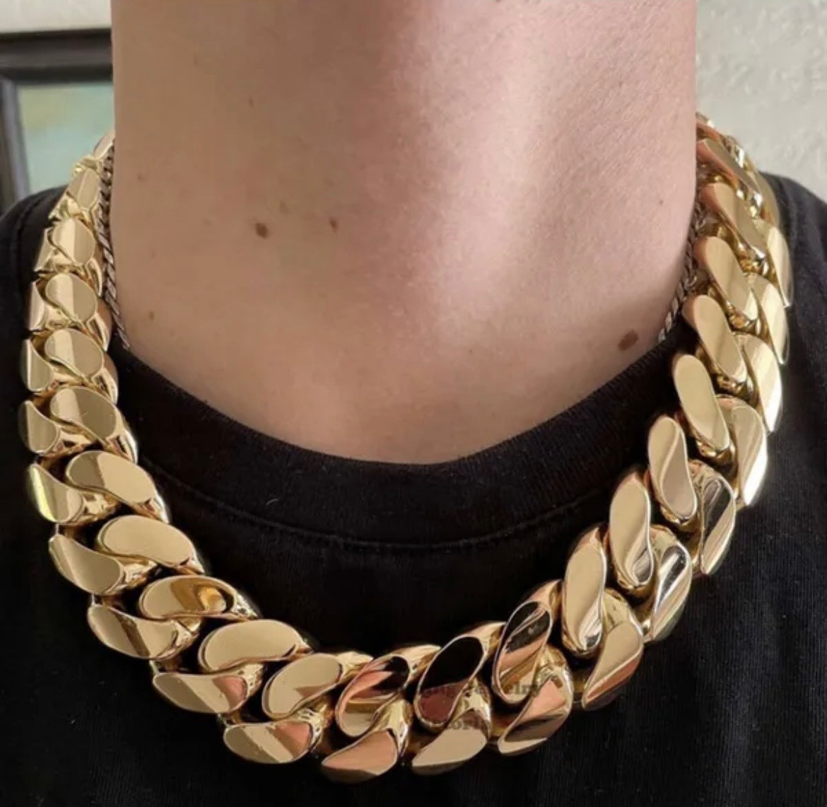 Man’s Thick Necklace 20mm 20 inches 1kilo Gram 14k Gold Plated