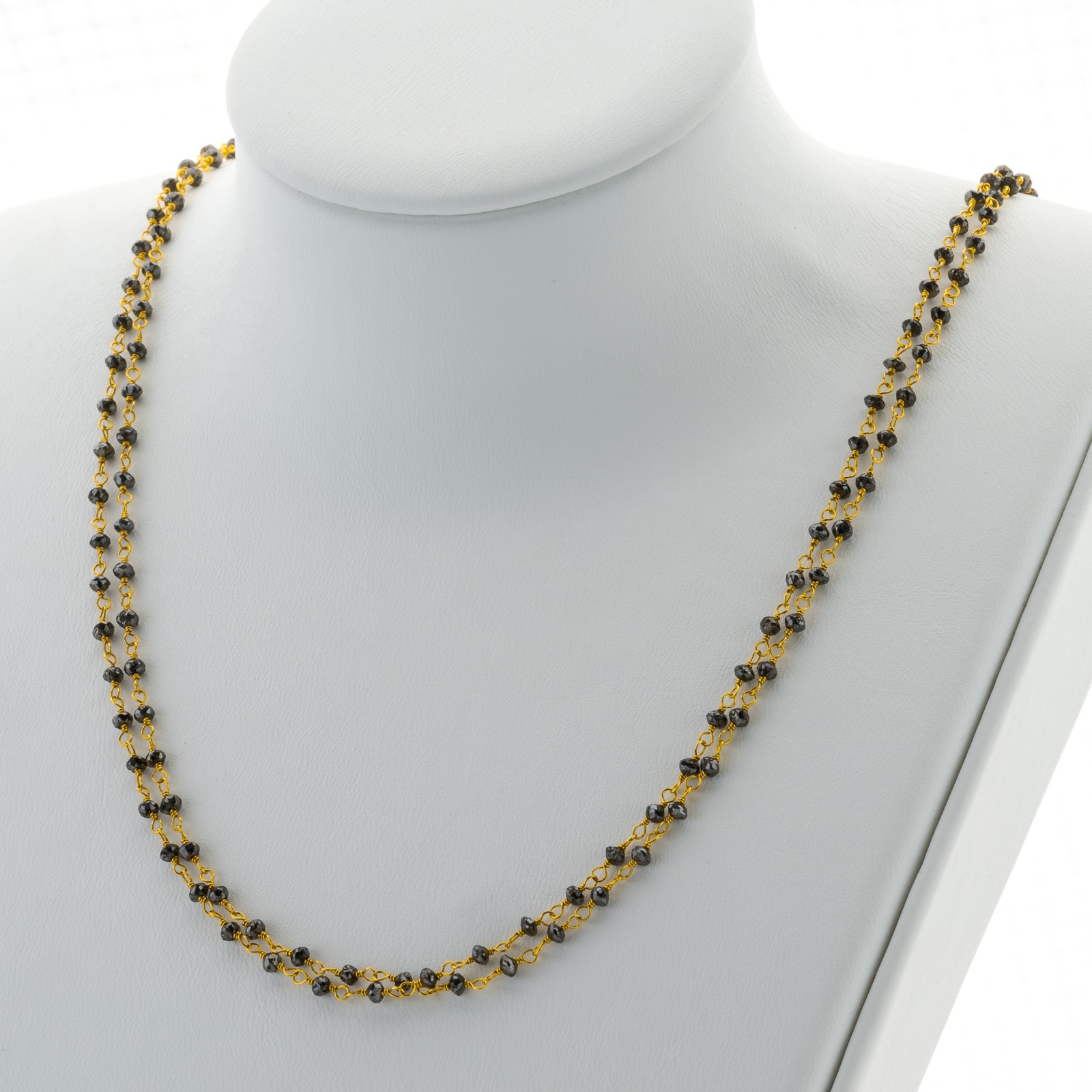 750 gold necklace with diamonds