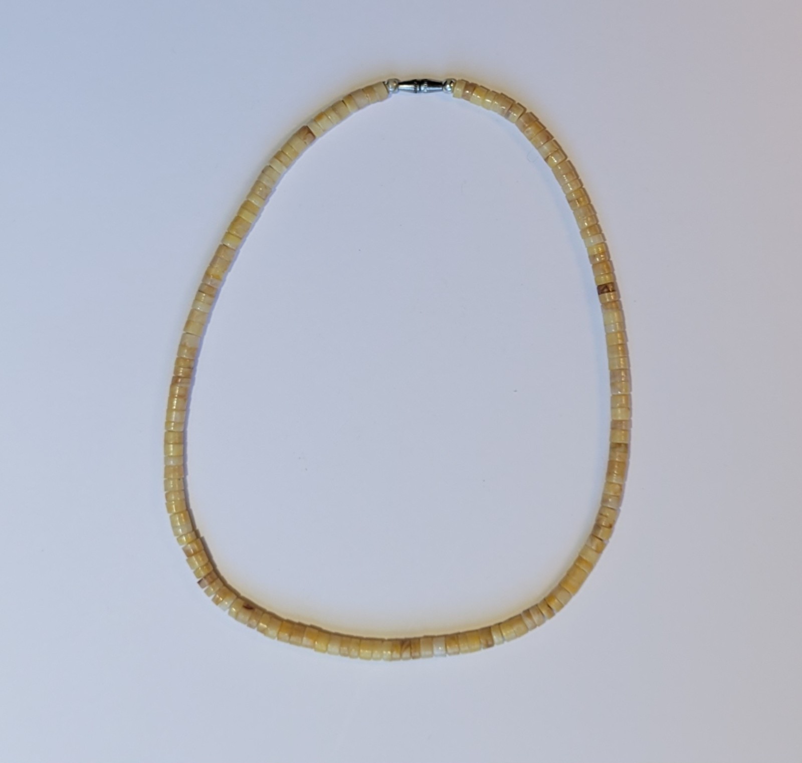 Southwestern Heishi Shell Bead Hand Beaded 15in Choker Necklace Vintage