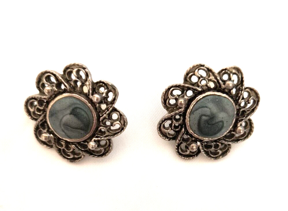 Vintage Blusih Gray Cabochon Women’s Stud Earrings Appx 1 in Silver Tone Alloy