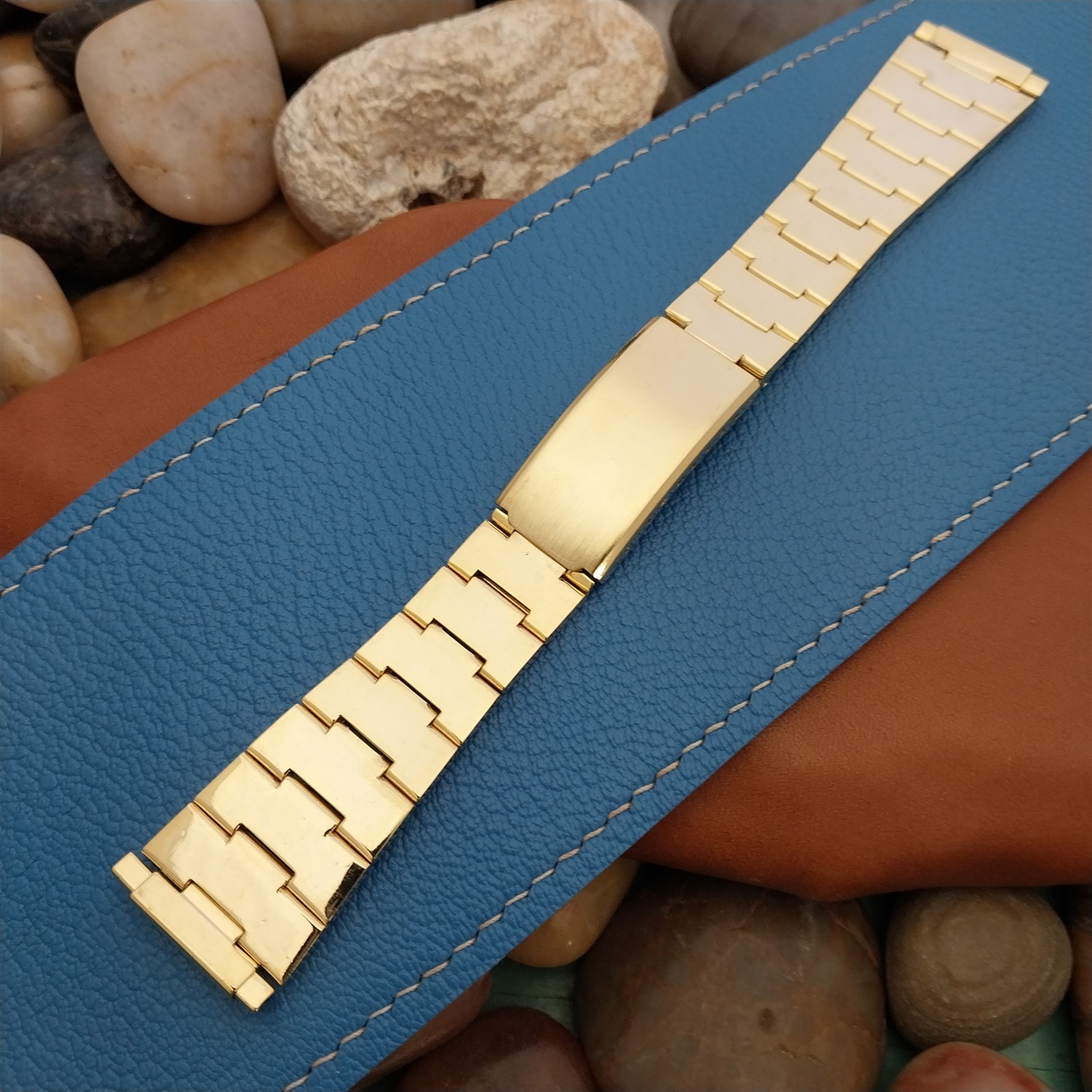 19mm 20mm 21mm 22mm Gold-Tone LED LCD nos 1970s-1980s Vintage Watch Band