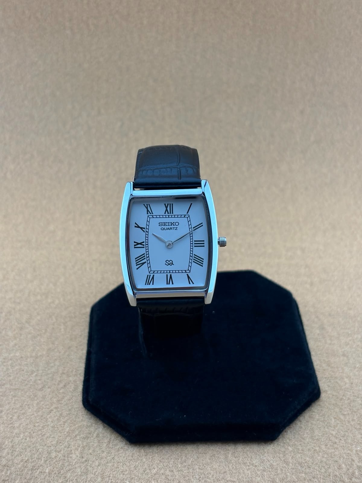 WHITE DIAL Vintage Seiko Slim Tonneau Tank Men’s Wrist Watch