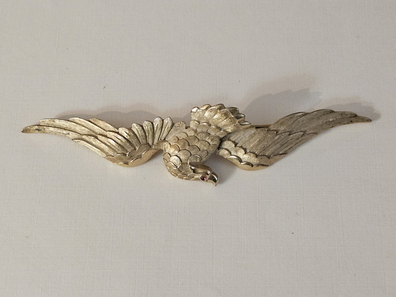 VINTAGE Signed CROWN TRIFARI Eagle Brooch Red Cabochon Crystal Eyes PATRIOTIC
