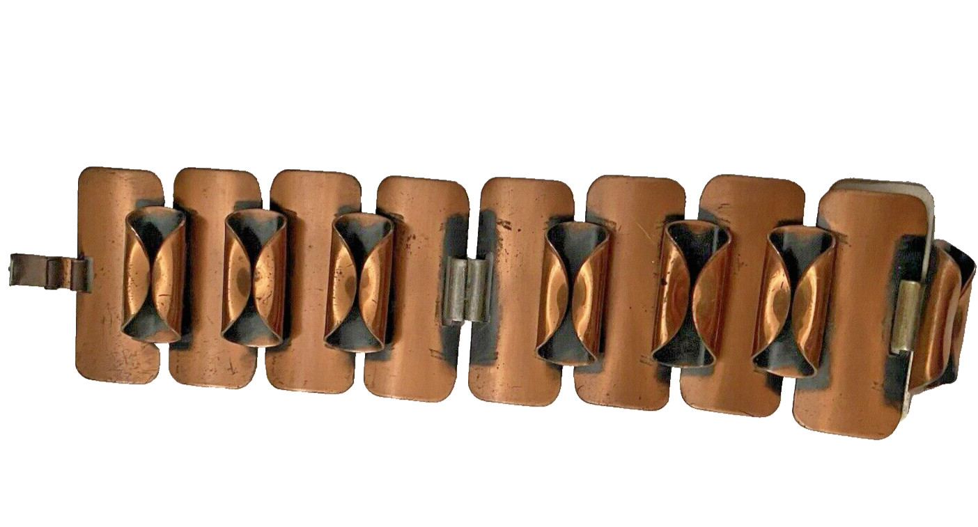 Vintage Woman’s Braceleted chain Type Copper olor