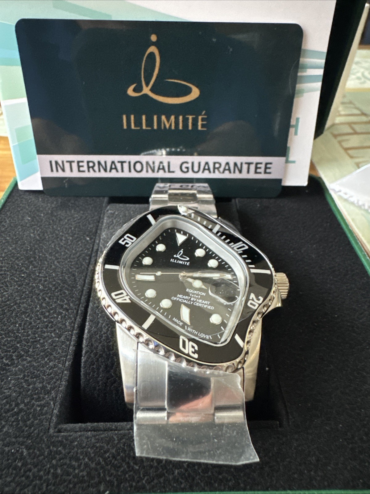 Illimite Black Bezel/ Black Dial/Silver Strap Triangle Dial Classy Watch