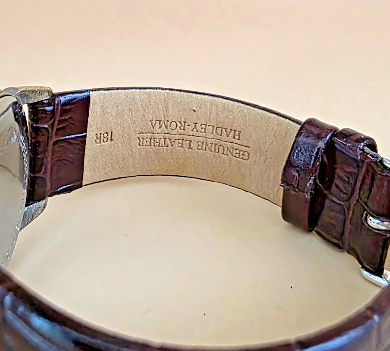 LOUVIC Rare Vintage 31mm 1950s Mechanical Swiss 7 Jewel S/S Red Second Hand Mens